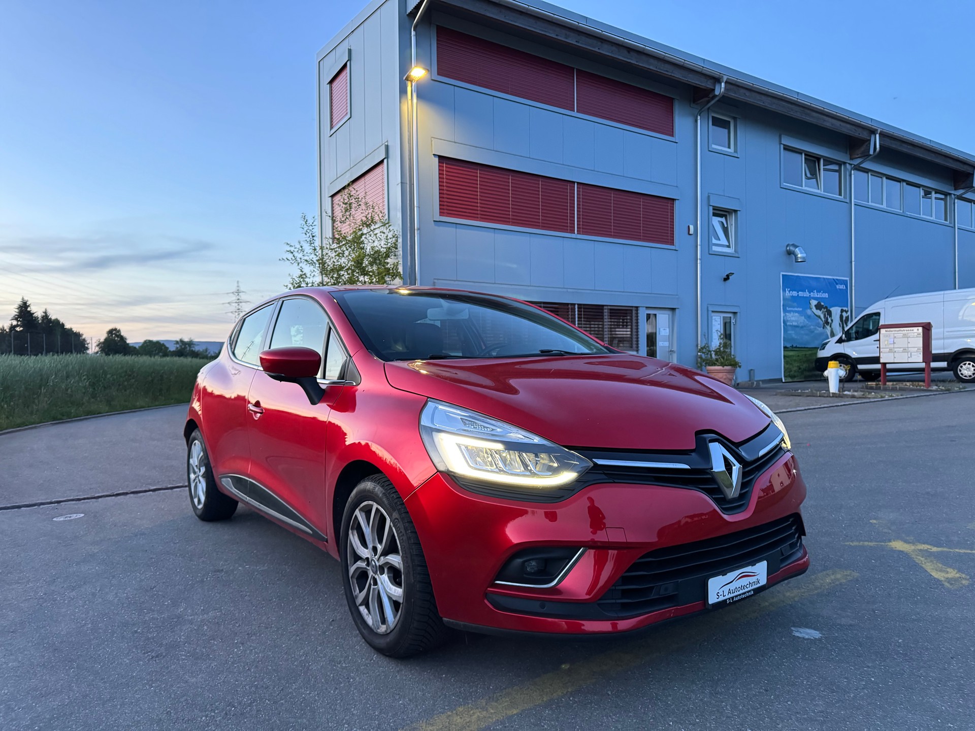 RENAULT Clio 0.9 12V Intens-image-2