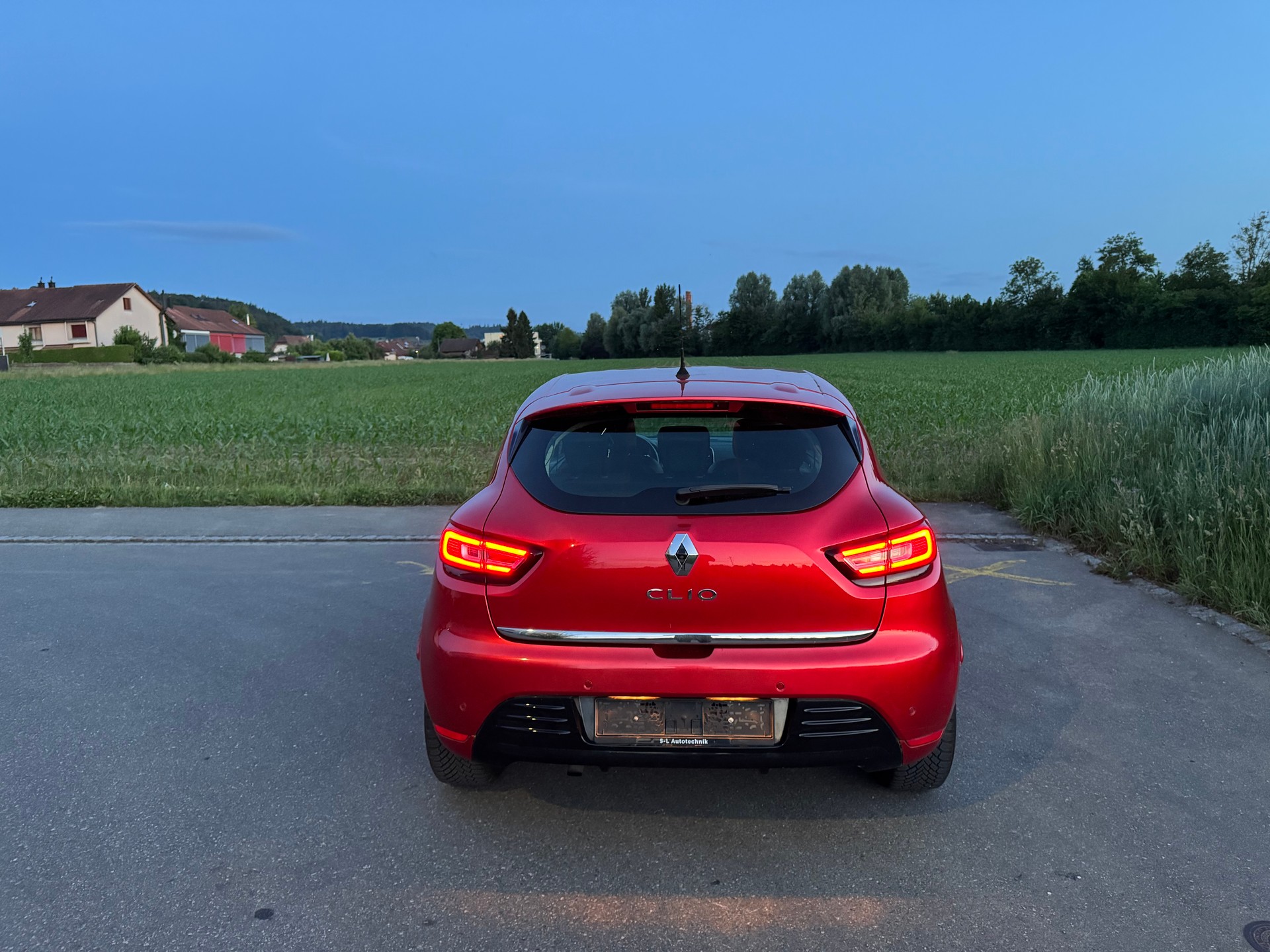 RENAULT Clio 0.9 12V Intens-image-5