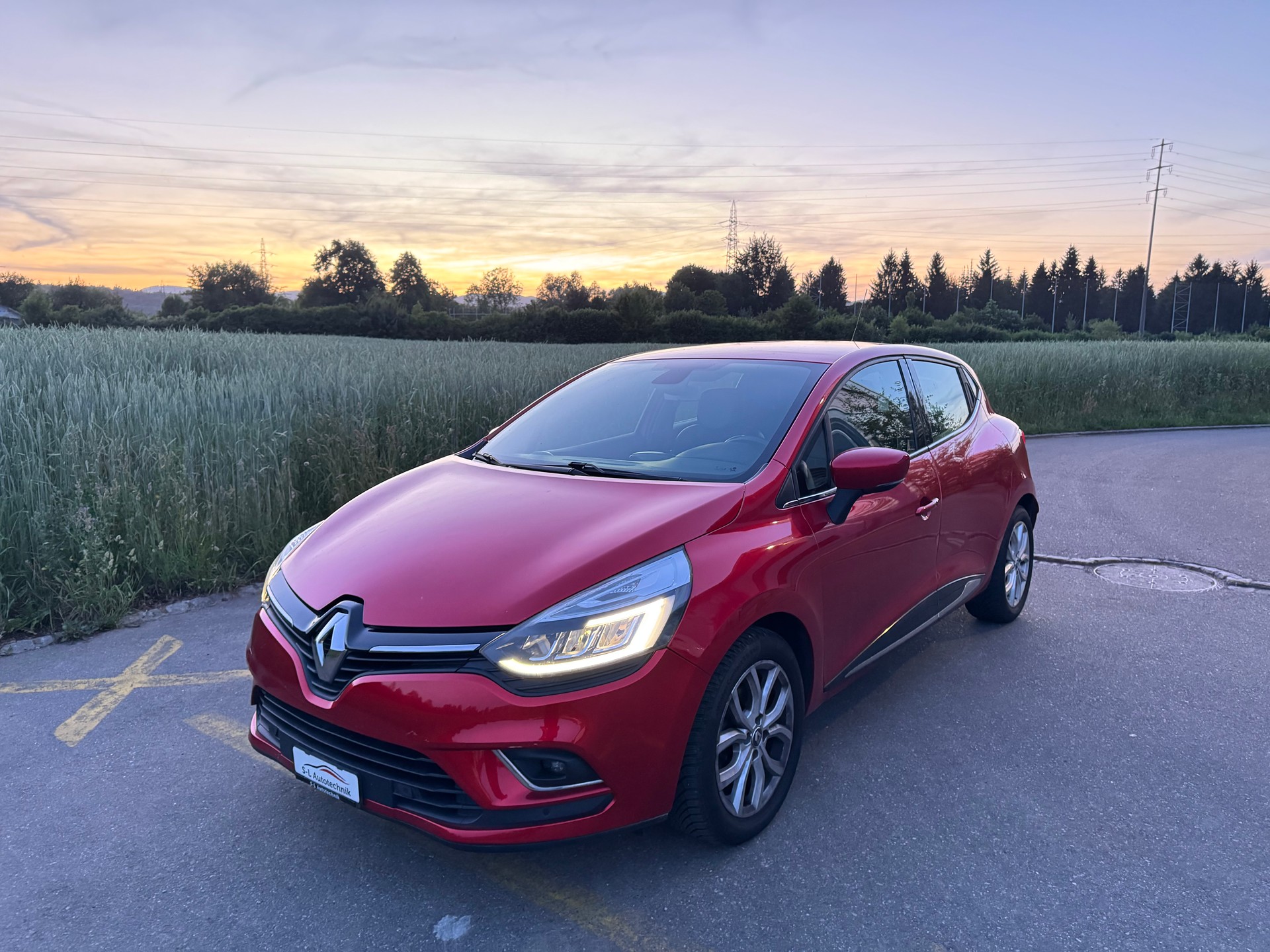 RENAULT Clio 0.9 12V Intens-image-0