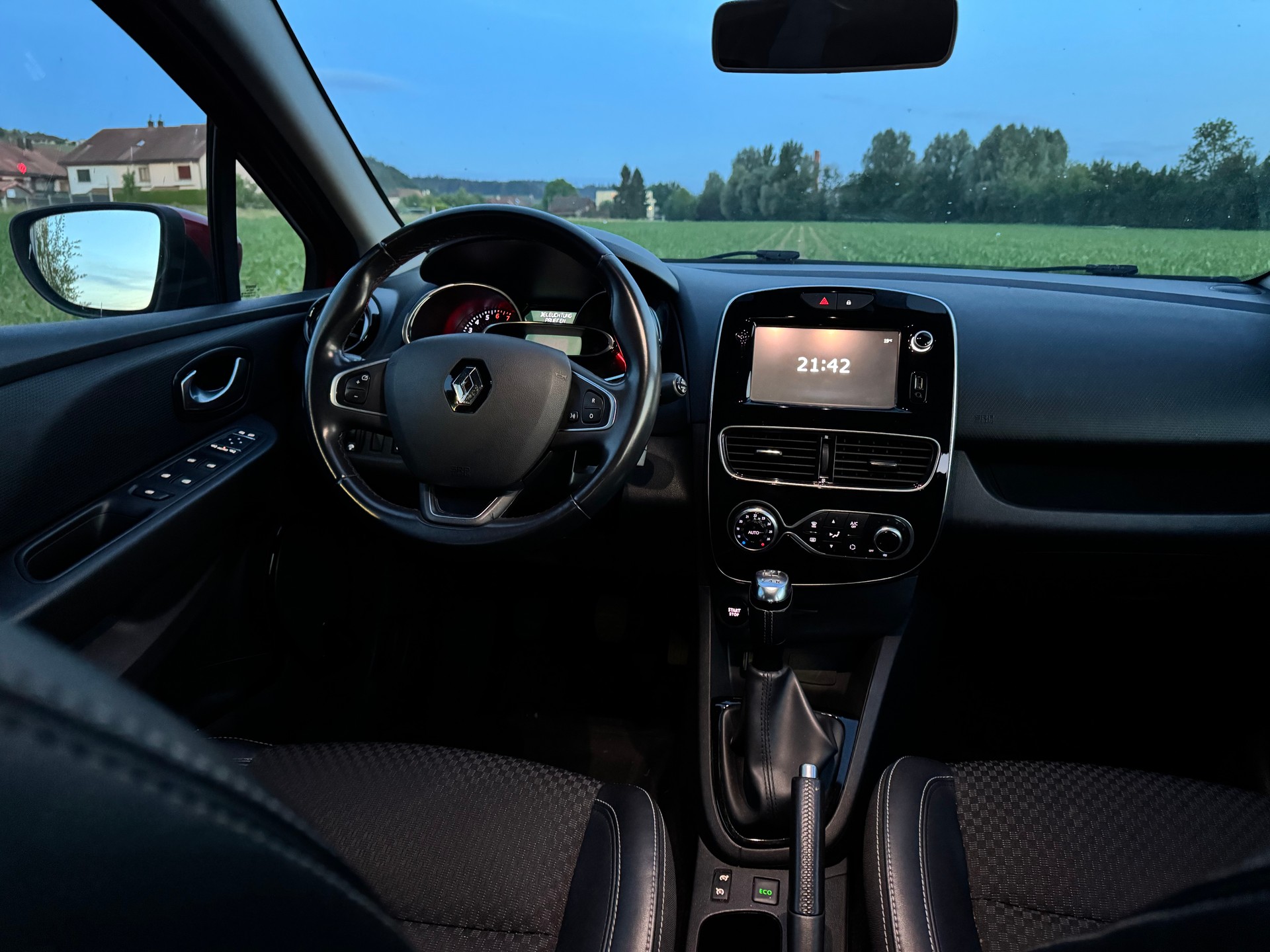 RENAULT Clio 0.9 12V Intens-image-7