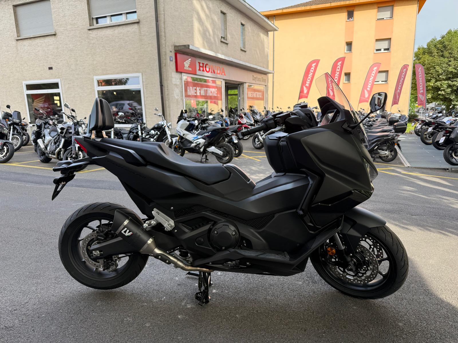 HONDA NSS 750-showroom-element-3
