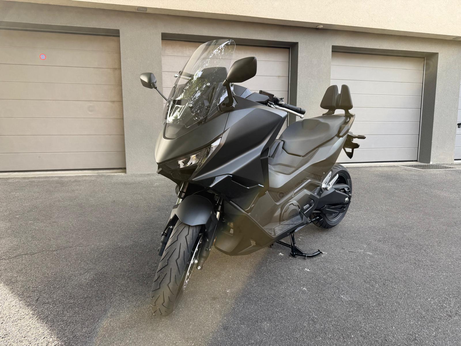 HONDA NSS 750
