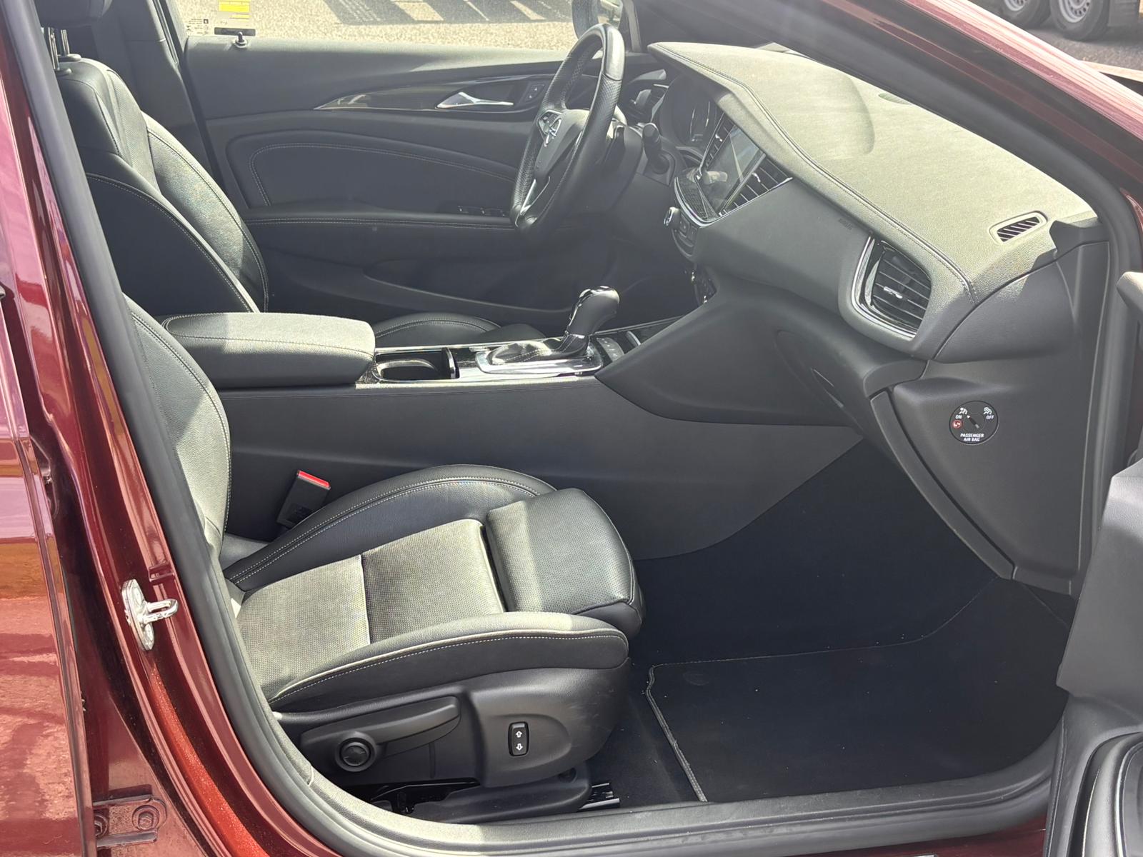 OPEL Insignia 2.0 BiDTI Grand Sport Exclusive 4WD Auto-image-12