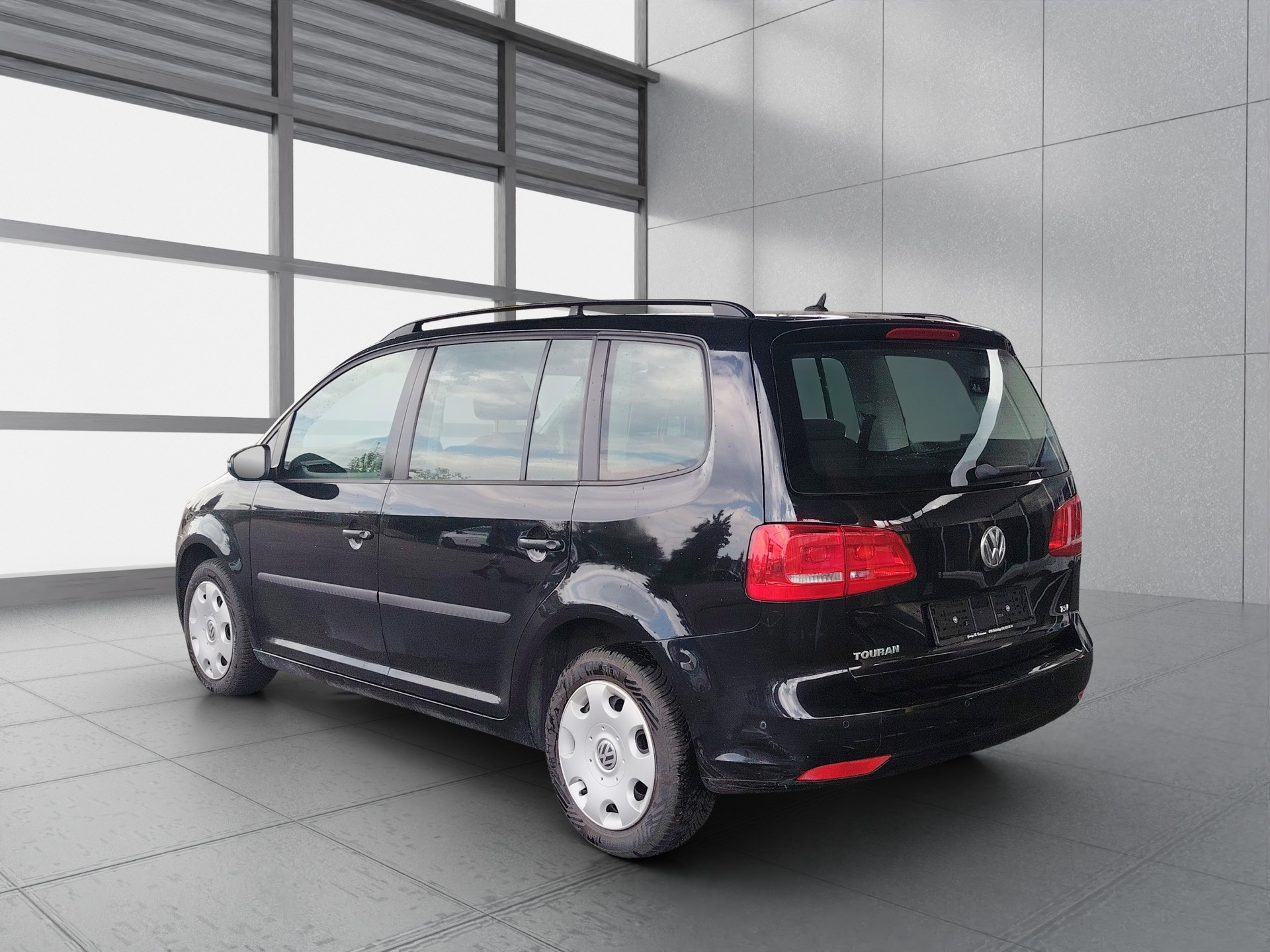 VW Touran 1.4 TSI Highline DSG-image-3
