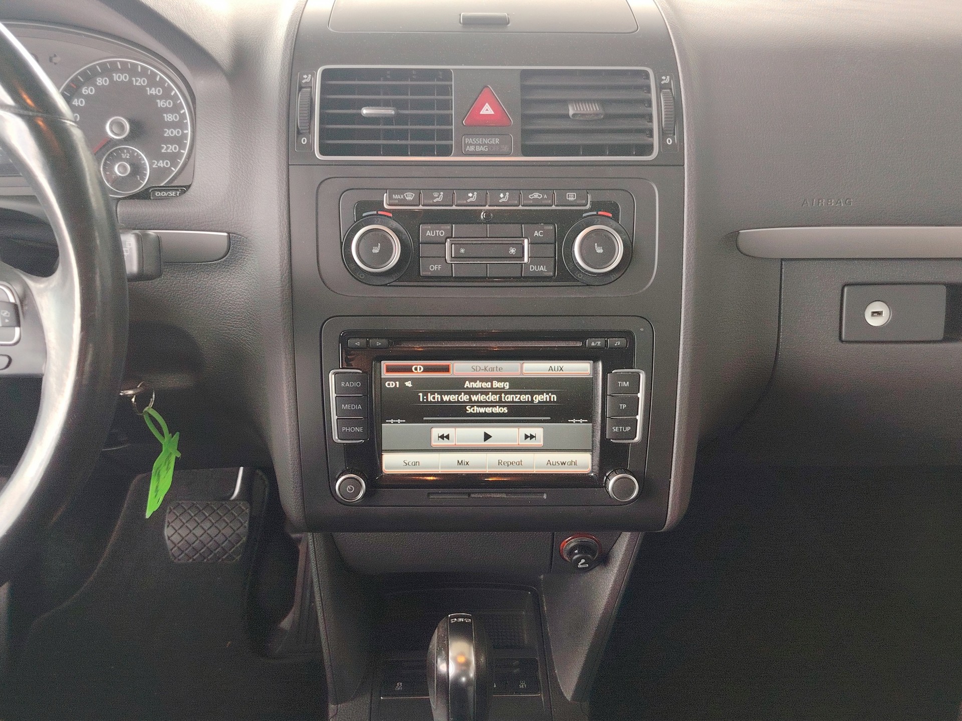 VW Touran 1.4 TSI Highline DSG-image-11