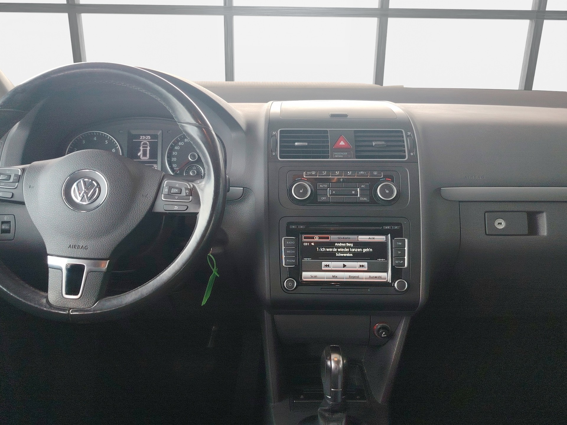 VW Touran 1.4 TSI Highline DSG-image-10
