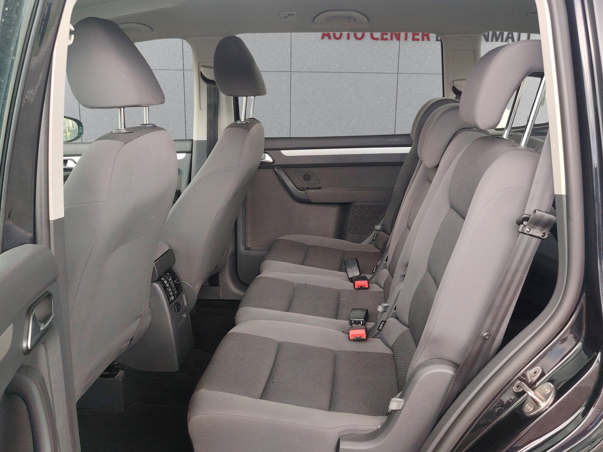 VW Touran 1.4 TSI Highline DSG-image-12