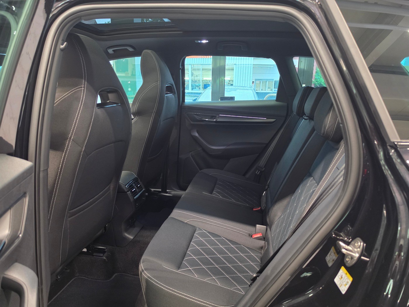 SKODA Karoq 2.0 TSI SportLine 4x4 DSG-image-8