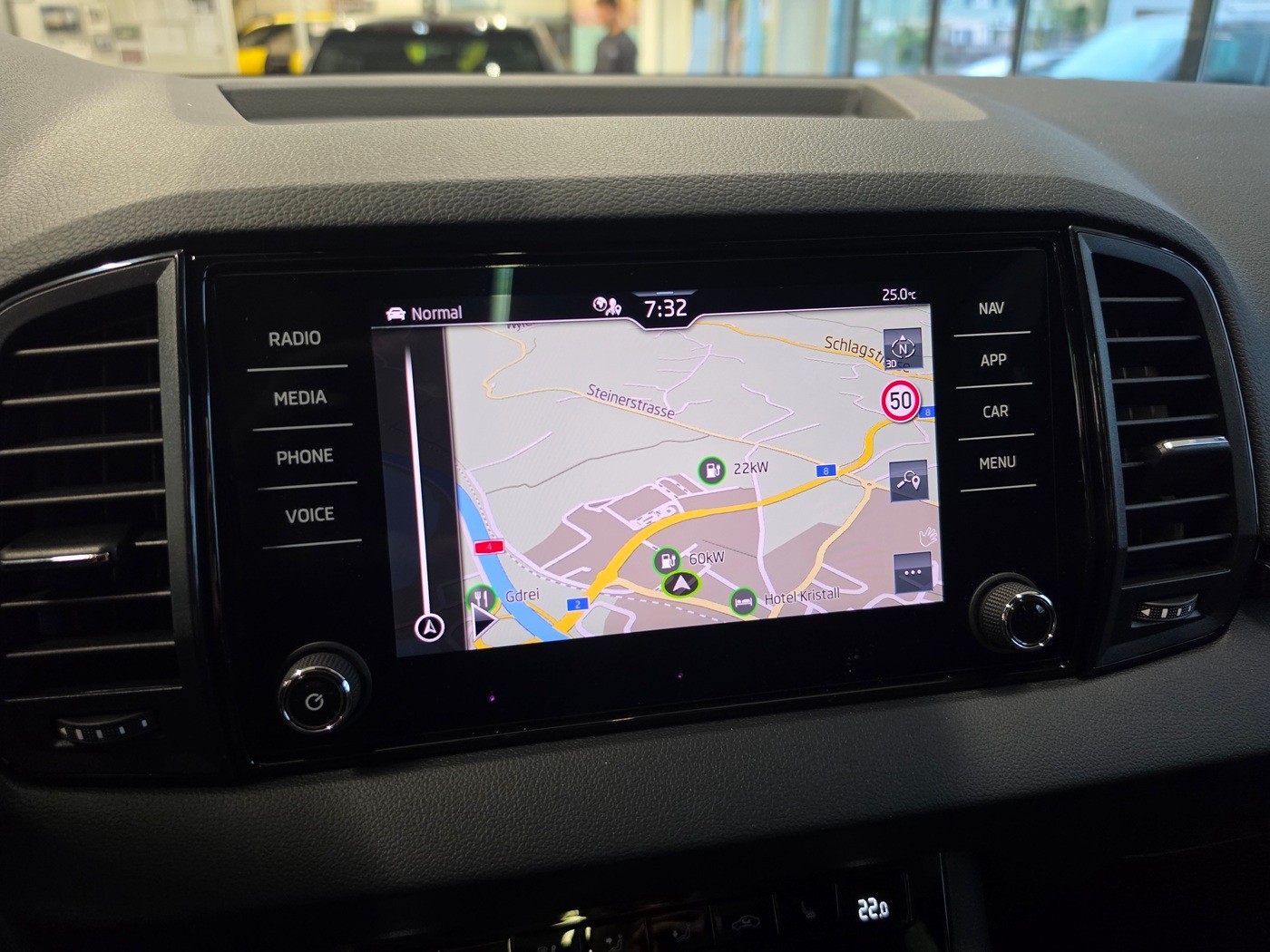 SKODA Karoq 2.0 TSI SportLine 4x4 DSG-image-10