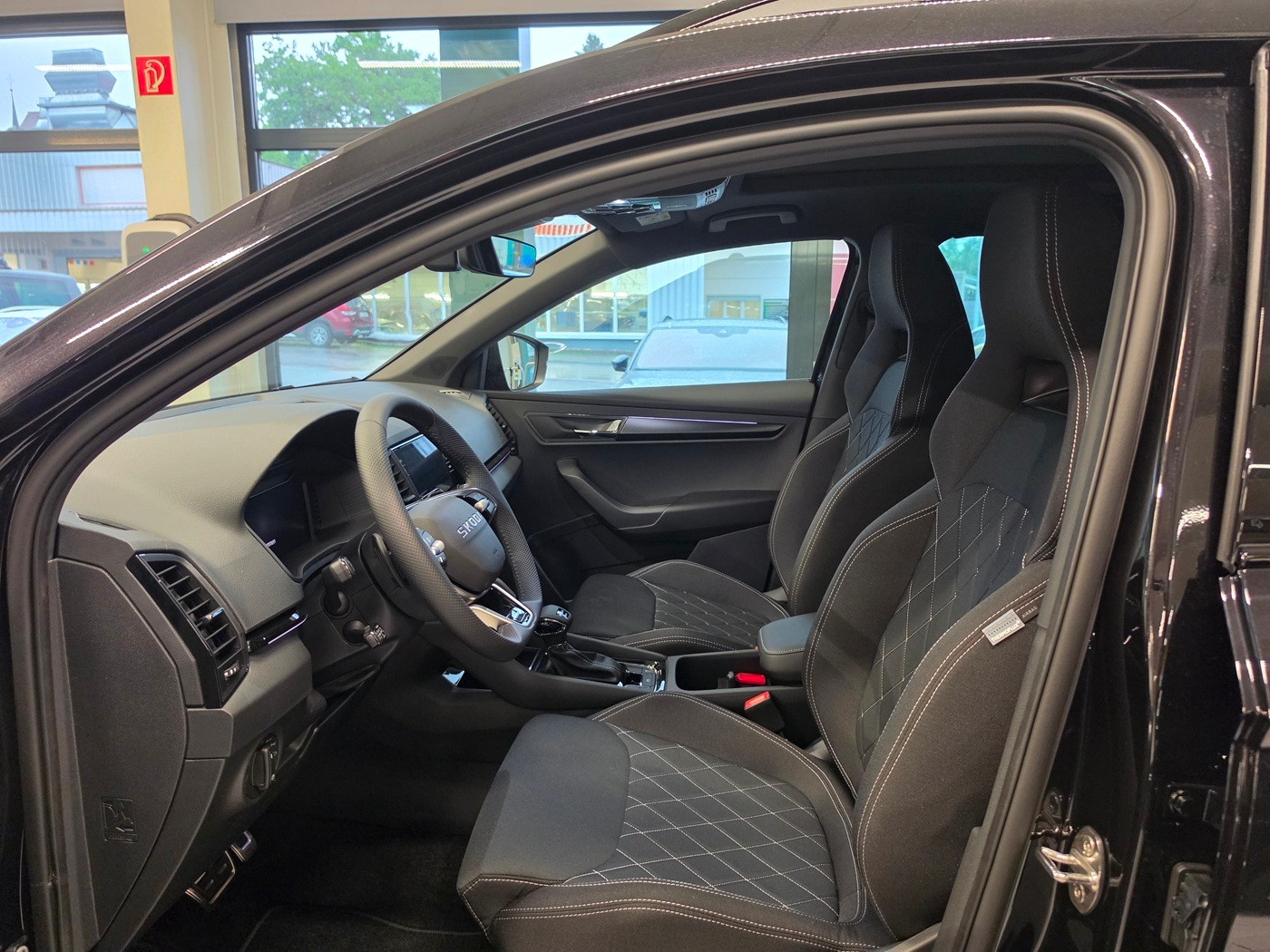 SKODA Karoq 2.0 TSI SportLine 4x4 DSG-image-7