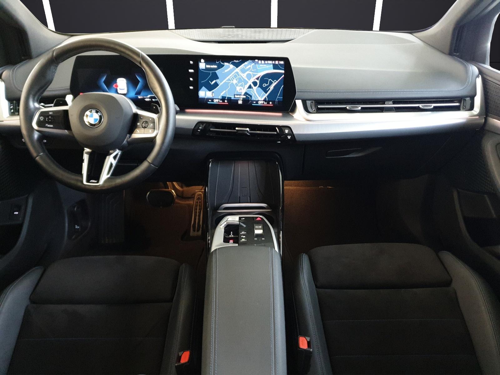 BMW 218d Active Tourer-image-17