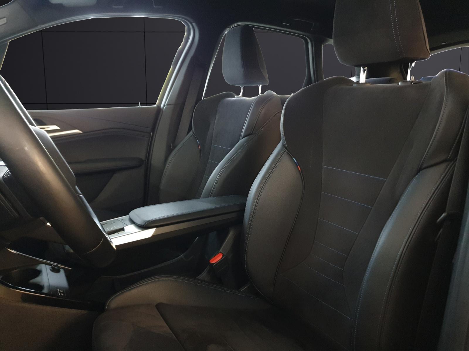 BMW 218d Active Tourer-image-10