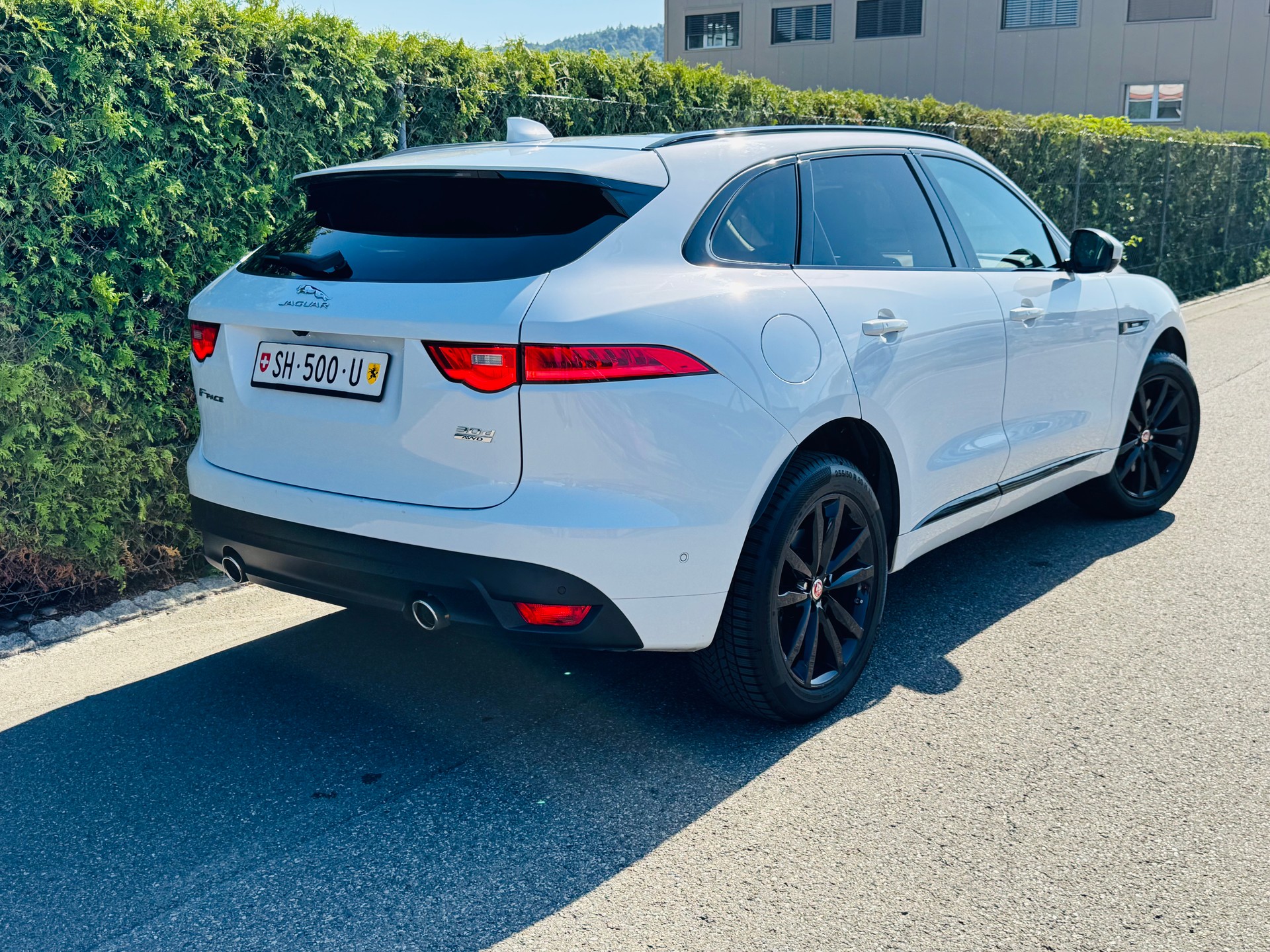 JAGUAR F-Pace 3.0 TD R-Sport *300PS* AWD Automatik-image-3