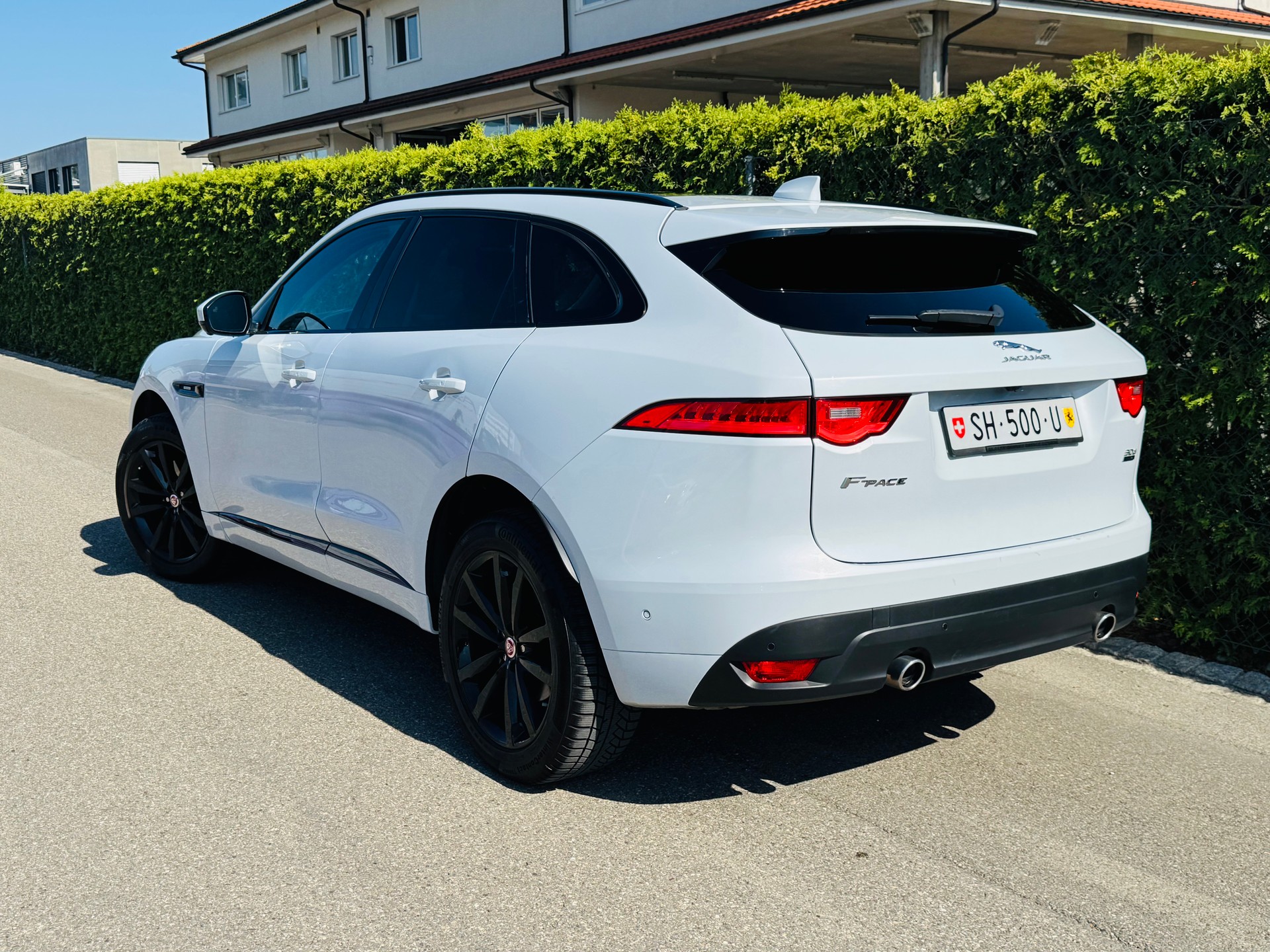 JAGUAR F-Pace 3.0 TD R-Sport *300PS* AWD Automatik-image-4
