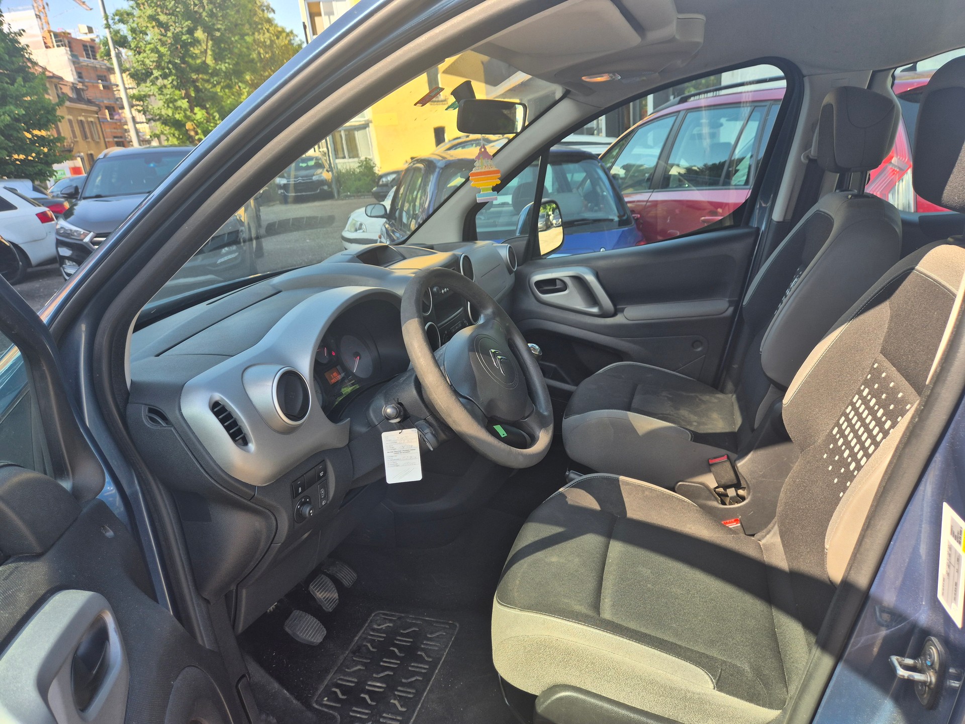 CITROEN Berlingo 1.2i Feel-image-6