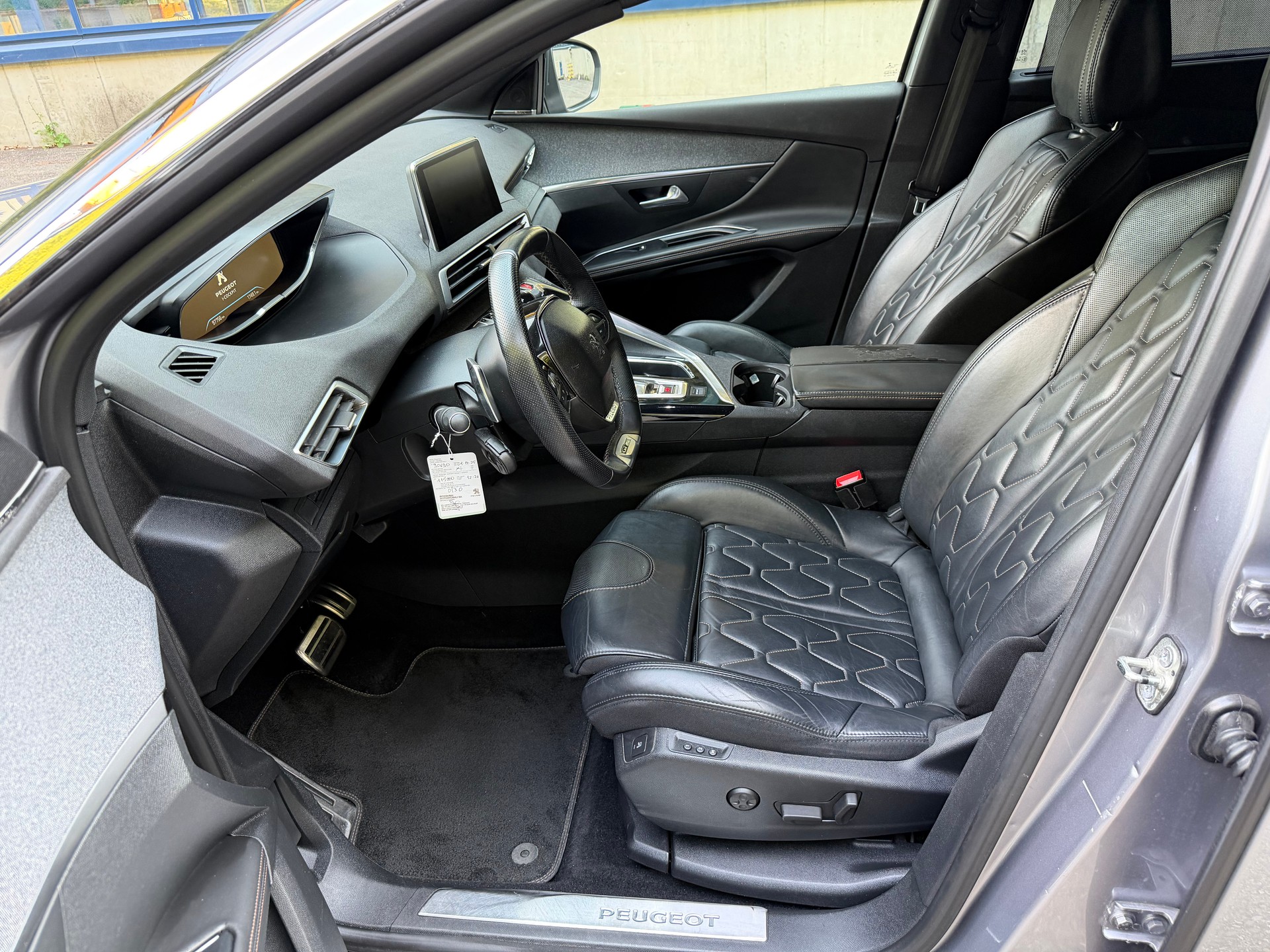 PEUGEOT 5008 1.6 BlueHDi GT Line ETA-image-8