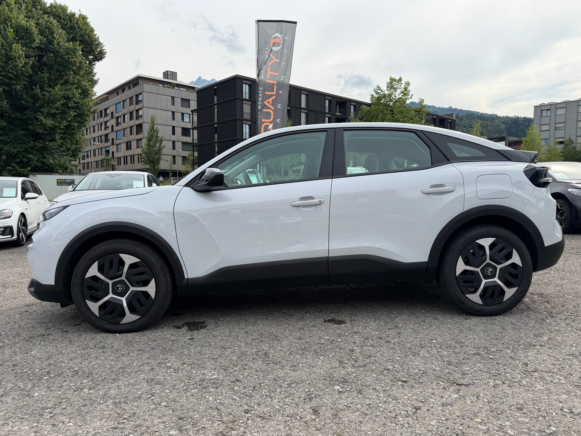 CITROEN C4 1.2 130 Plus EAT8-showroom-element-3
