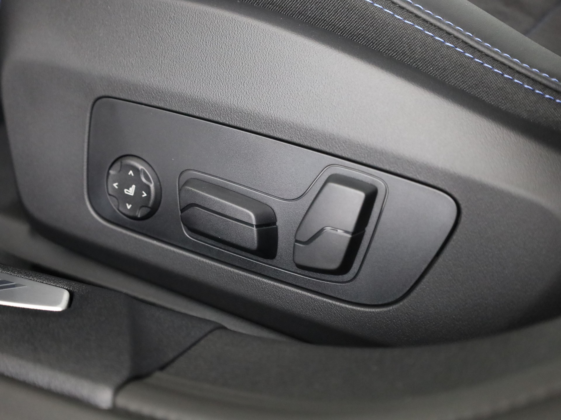 BMW M135i xDrive-image-10