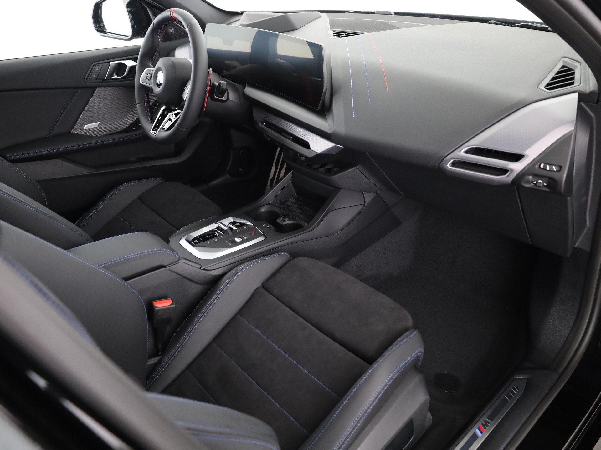 BMW M135i xDrive-image-16