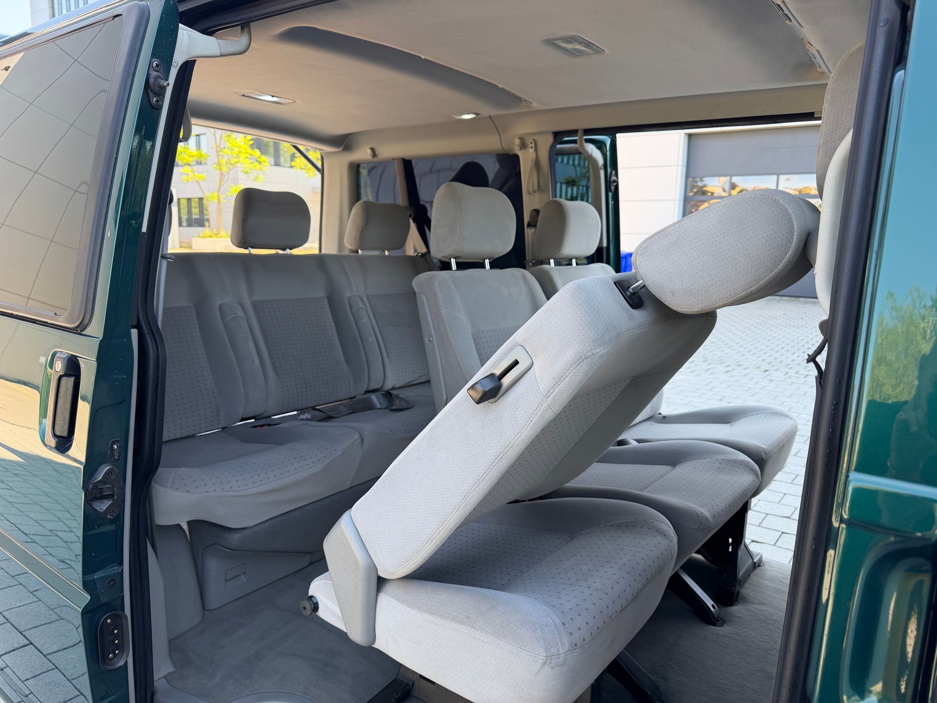 VW T4 Caravelle 2.5TDI ABS-image-12