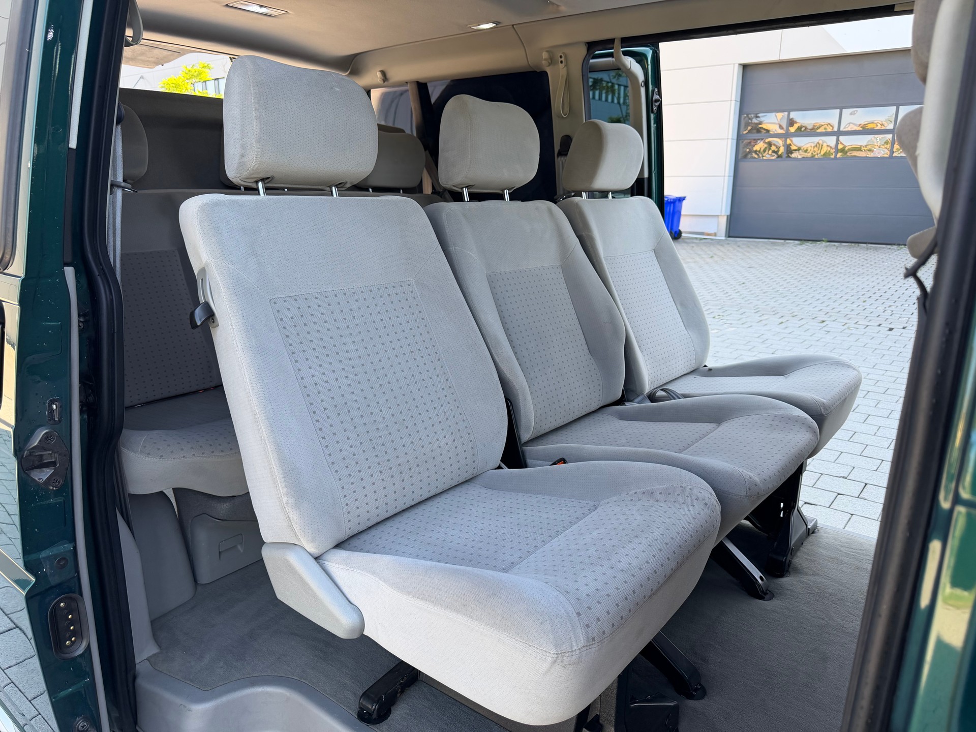 VW T4 Caravelle 2.5TDI ABS-image-9