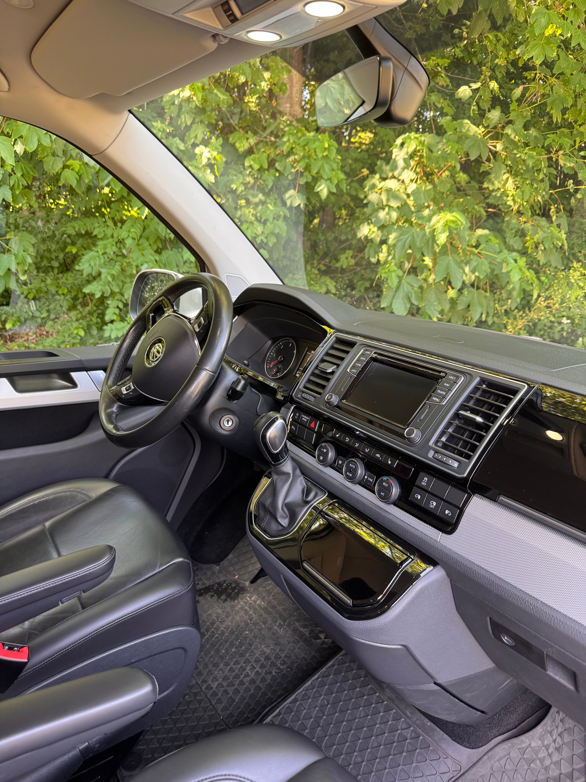 VW Caravelle Highline 2.0 TDI BMT DSG 4 Motion-image-4