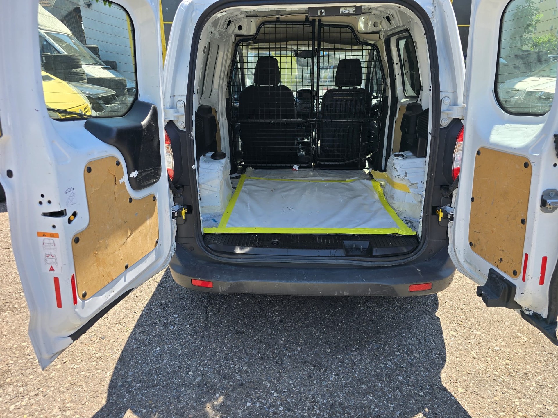 FORD Transit Courier Van 1.0 EcoBoost Trend-image-4