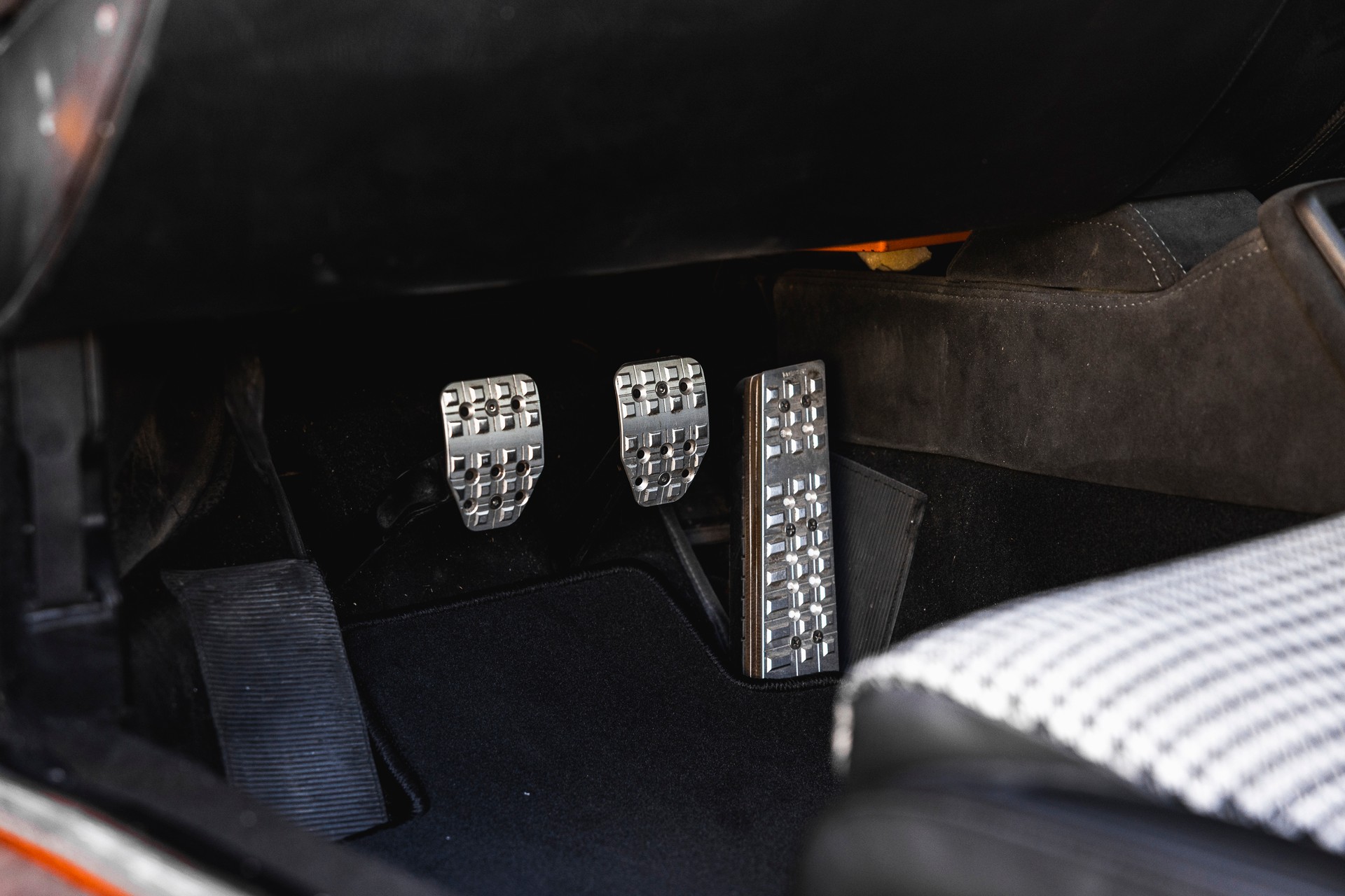 PORSCHE 911 Carrera 2-image-11