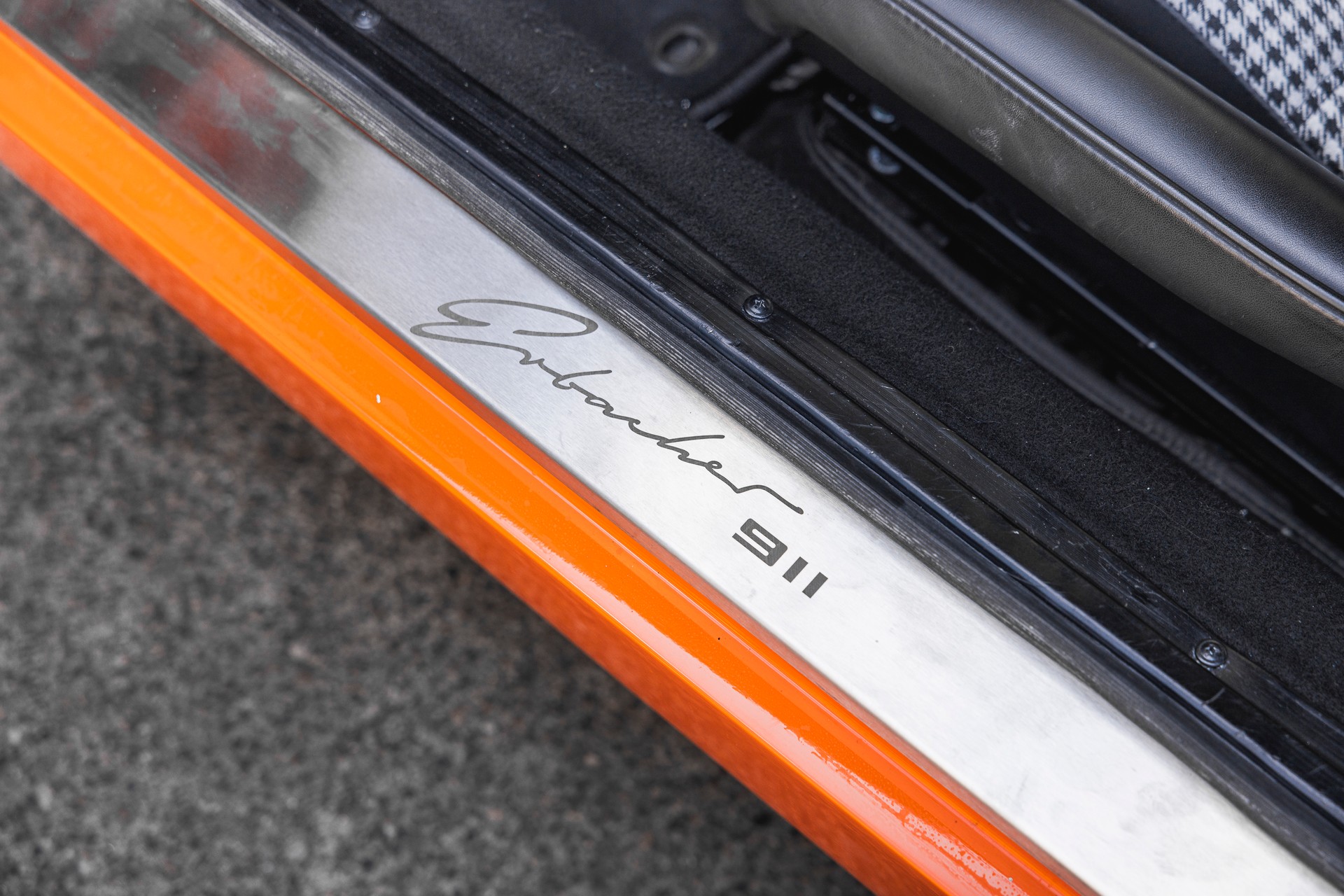 PORSCHE 911 Carrera 2-image-7