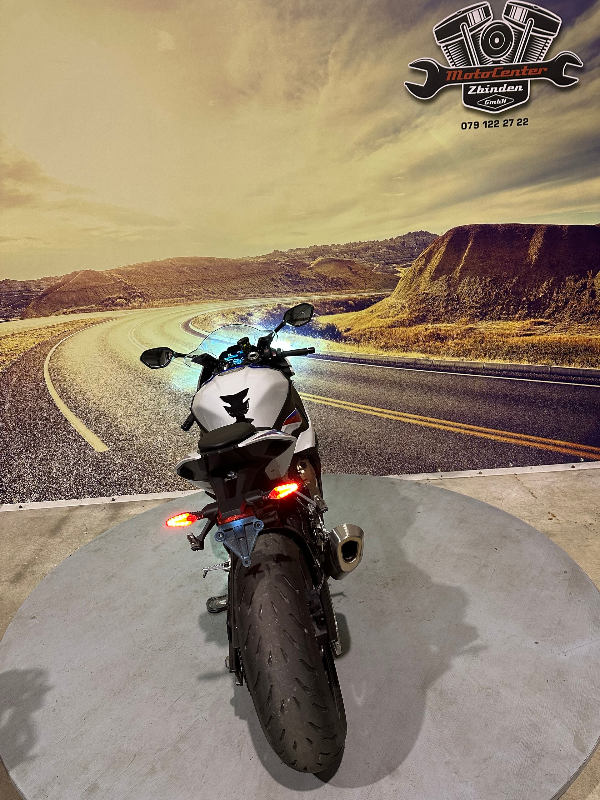 BMW S 1000 RR mit Carbonräder-image-7