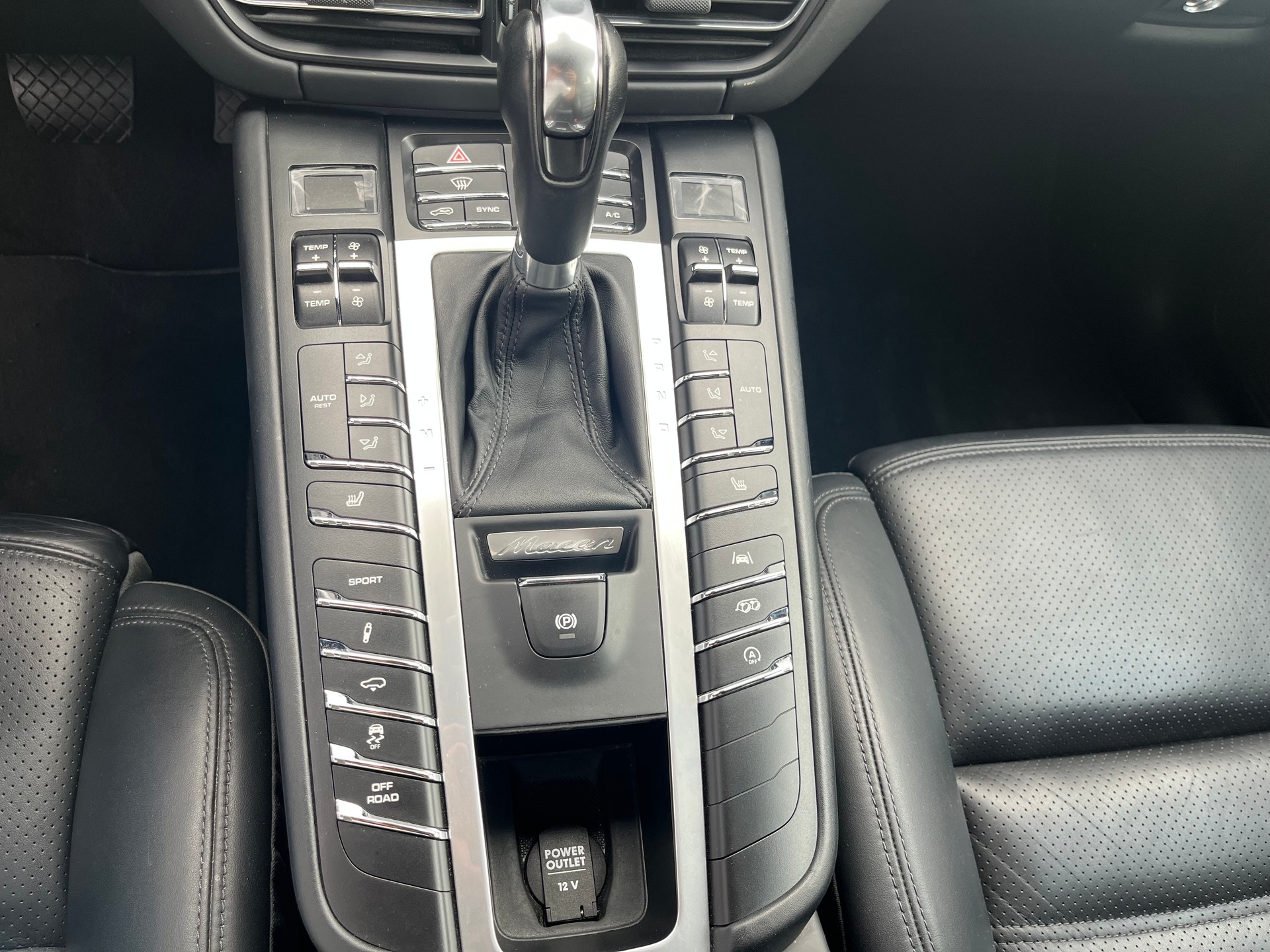 PORSCHE Macan GTS PDK-image-9