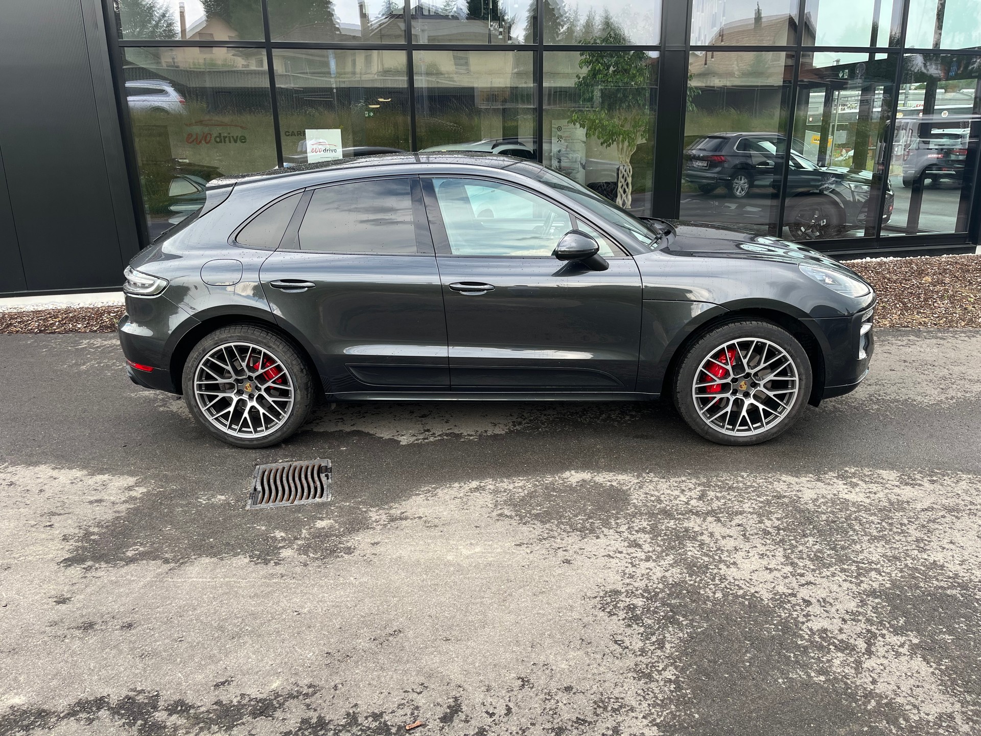 PORSCHE Macan GTS PDK-image-2