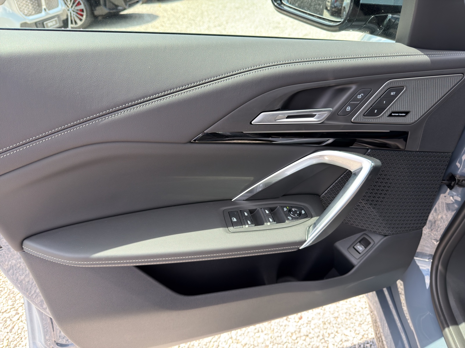 BMW iX1 xDrive 30 M Sport Pro-image-24