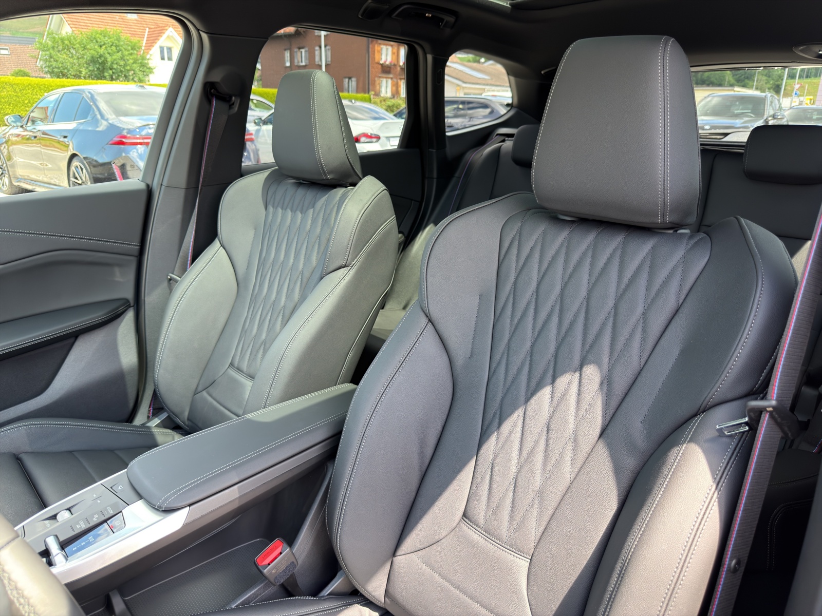 BMW iX1 xDrive 30 M Sport Pro-image-17
