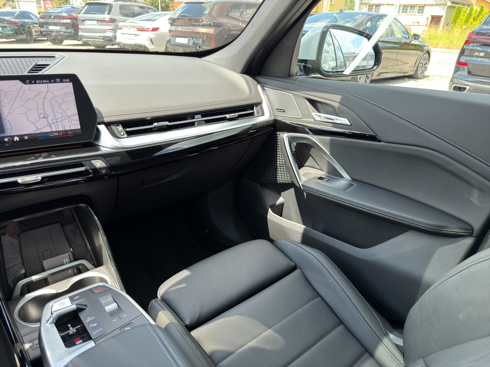 BMW iX1 xDrive 30 M Sport Pro-image-15