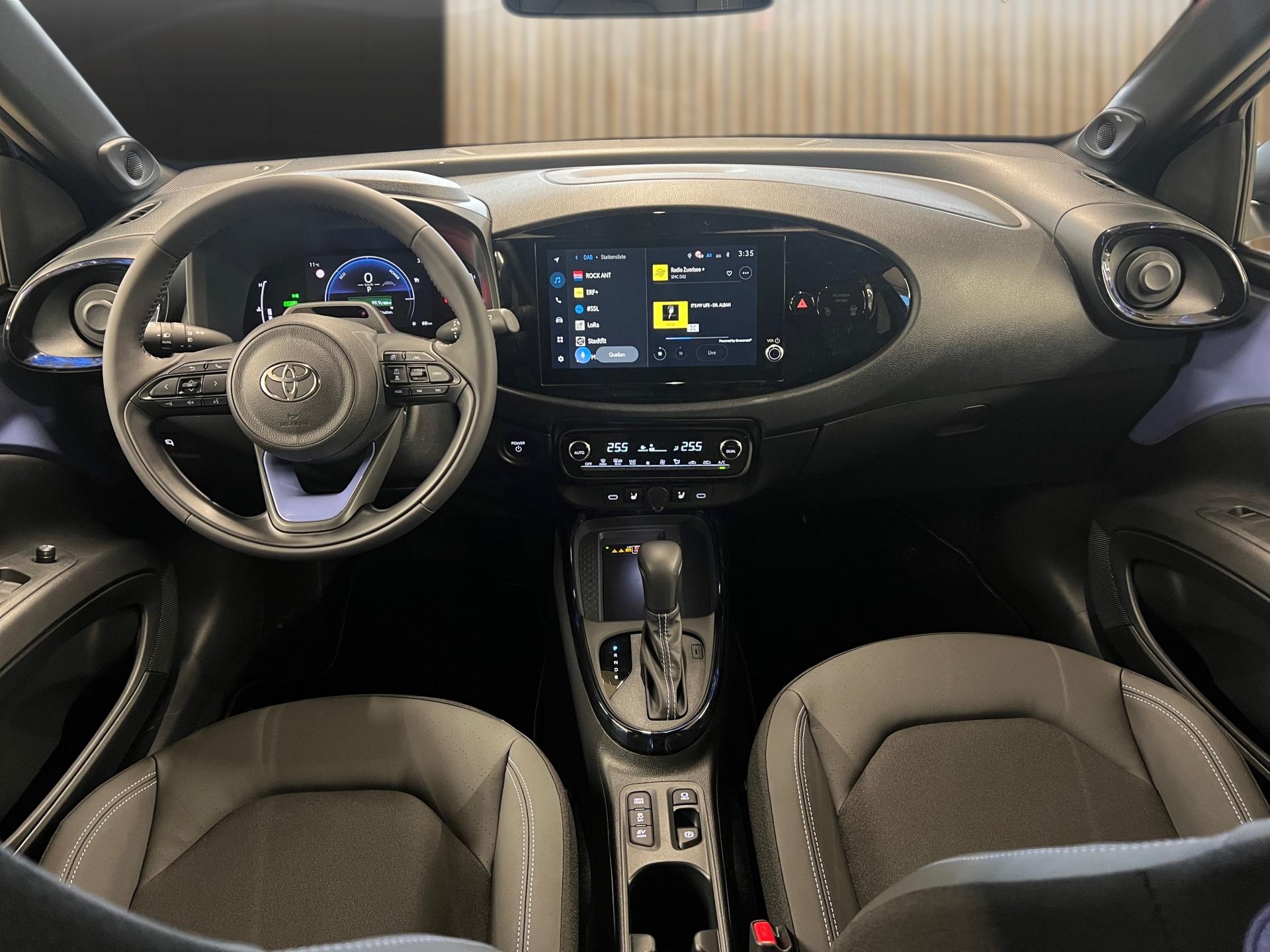 TOYOTA Aygo X 1.5 VVT-i HSD Style-image-13