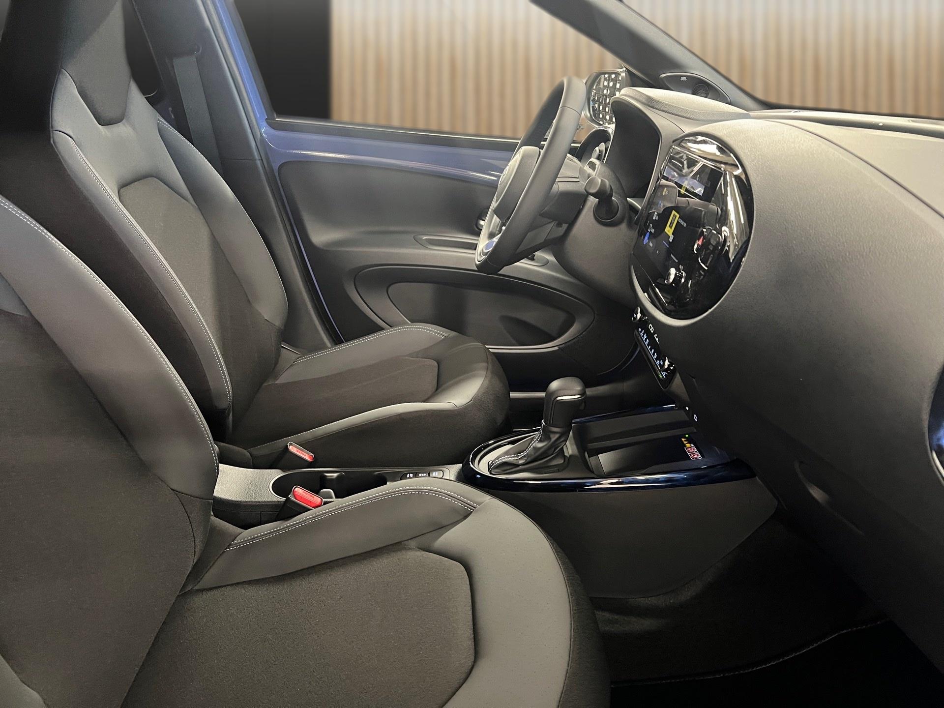 TOYOTA Aygo X 1.5 VVT-i HSD Style-image-15