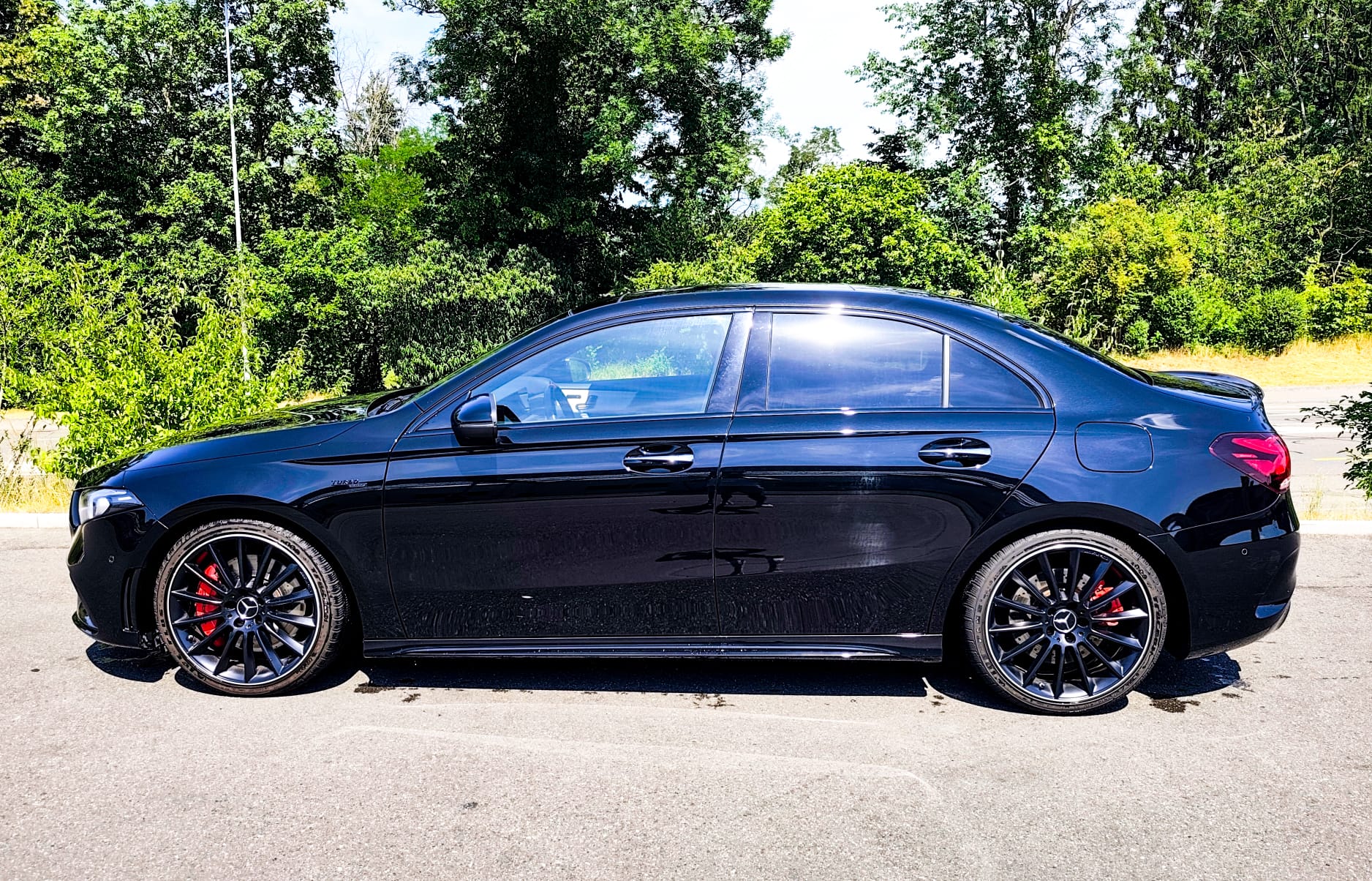 MERCEDES-BENZ A 35 AMG 4matic-image-1