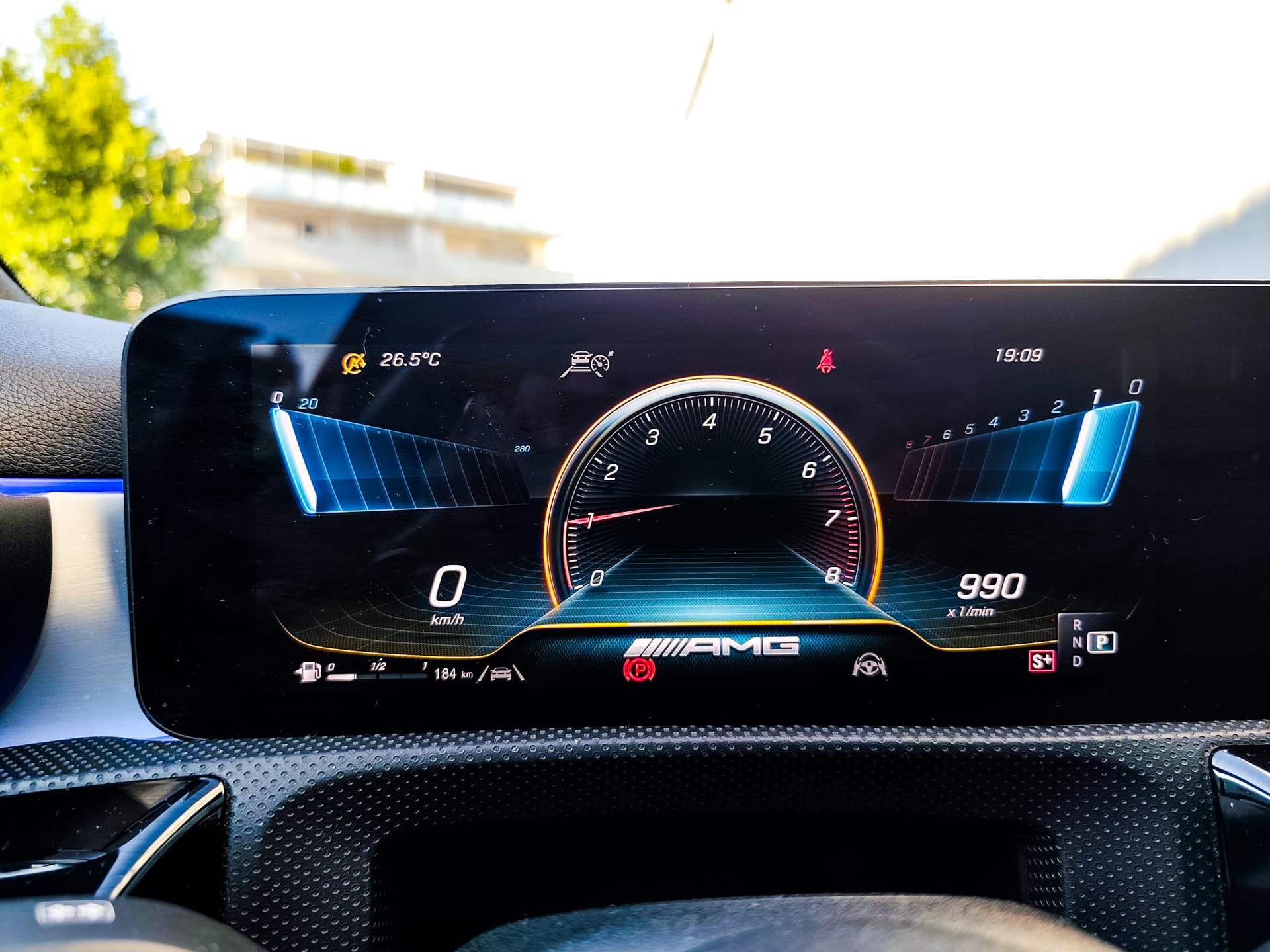 MERCEDES-BENZ A 35 AMG 4matic-image-9