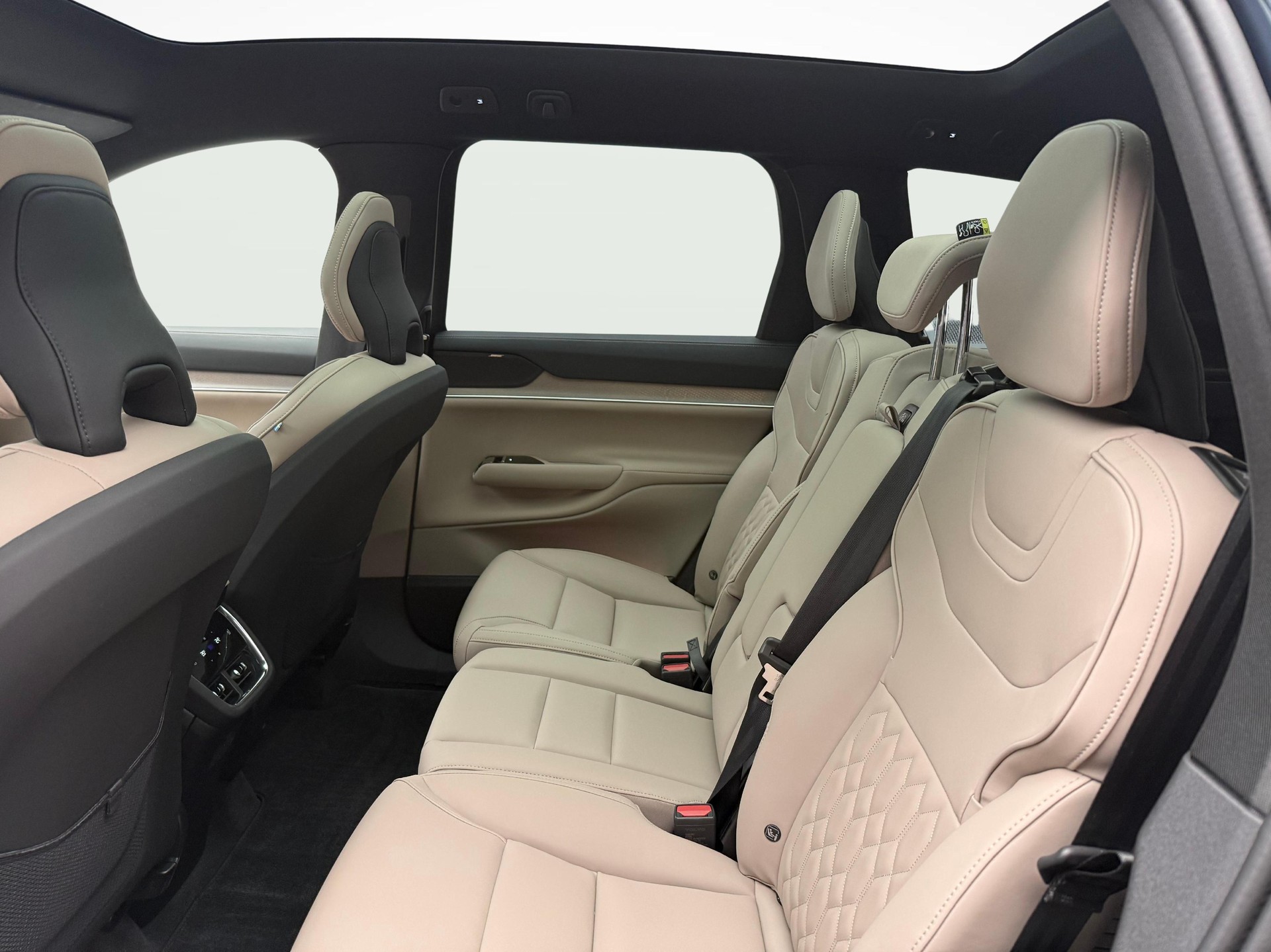 VOLVO EX90 Twin Ultra AWD-image-9