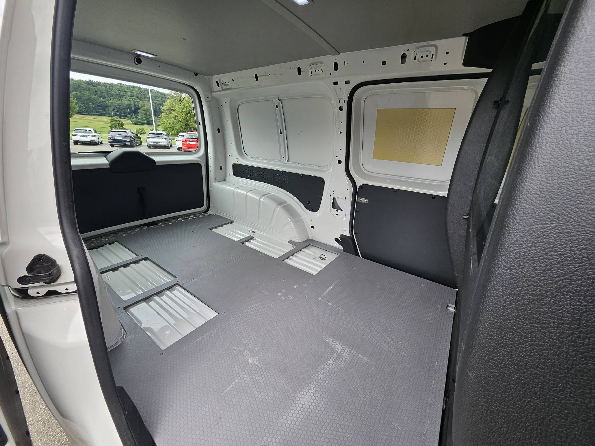 VW Caddy Maxi Kaw. 2.0 TDI 122 BMT 4motion-image-11