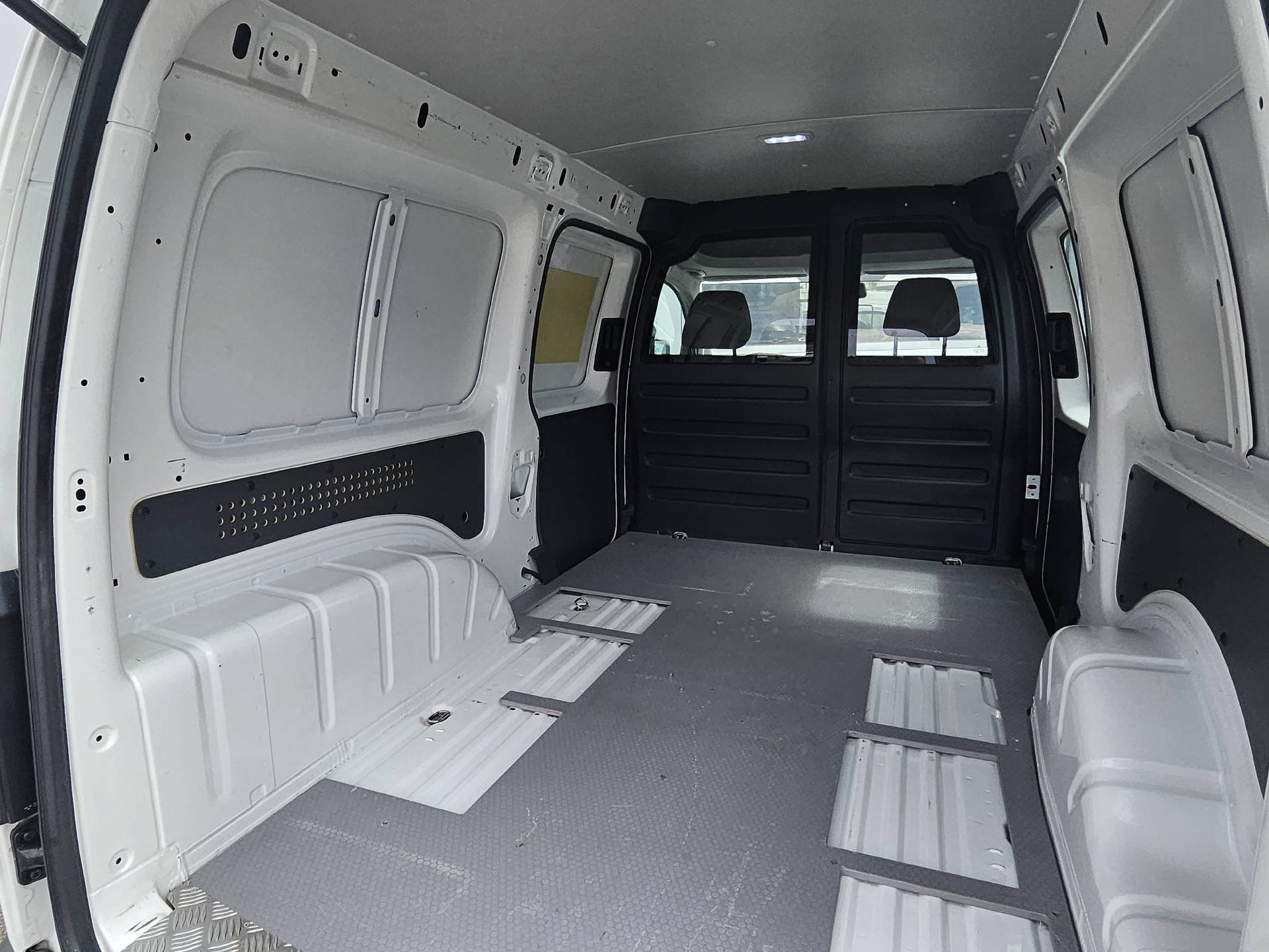 VW Caddy Maxi Kaw. 2.0 TDI 122 BMT 4motion-image-9
