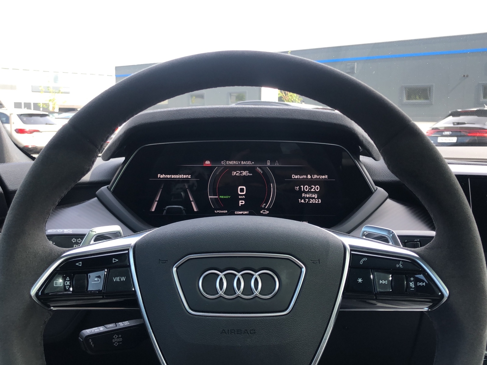 AUDI e-tron GT quattro-image-11