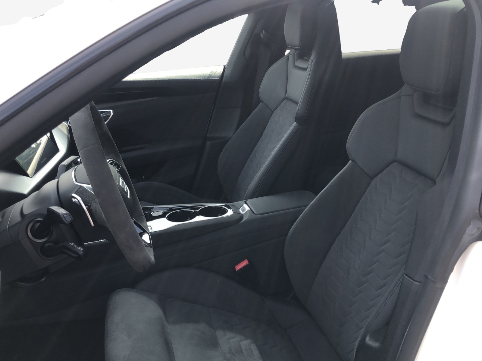 AUDI e-tron GT quattro-image-7
