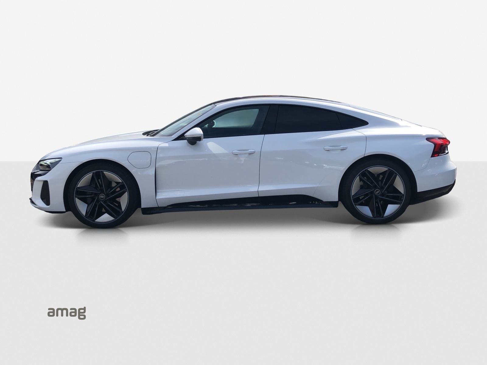 AUDI e-tron GT quattro-image-1