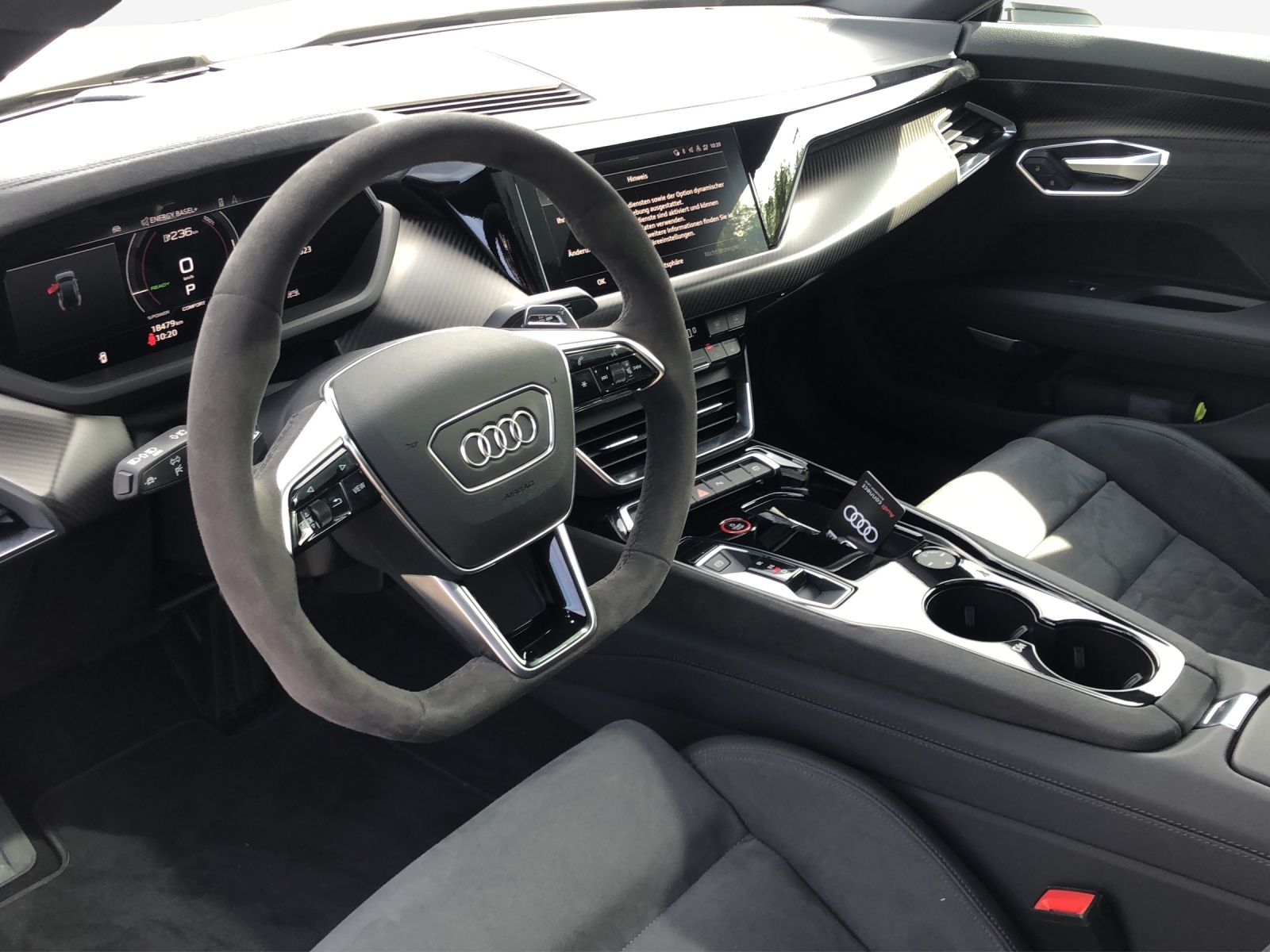AUDI e-tron GT quattro-image-8