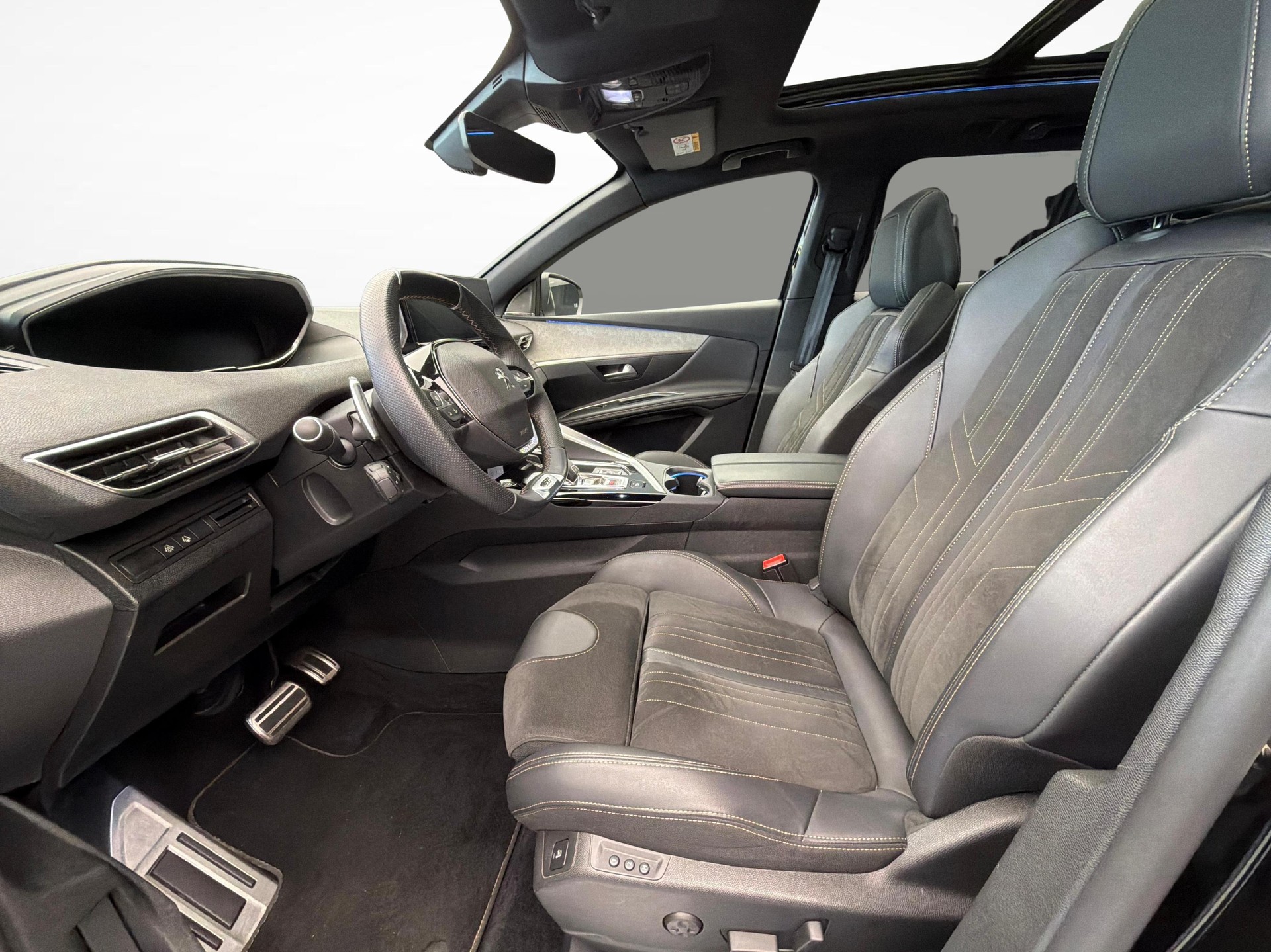 PEUGEOT 3008 1.5 BlueHDi GT Pack-image-9