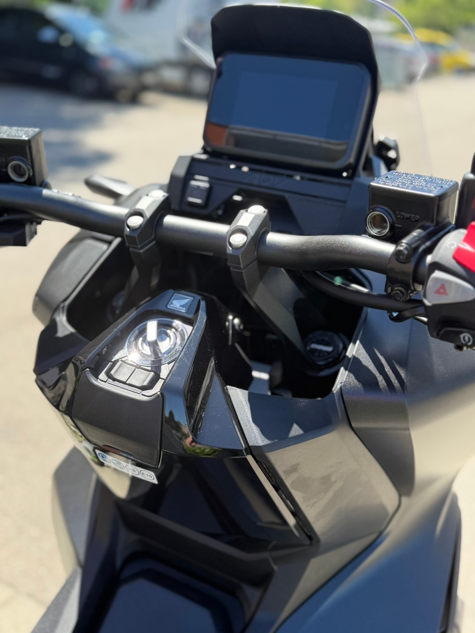 HONDA ADV 350-showroom-element-3