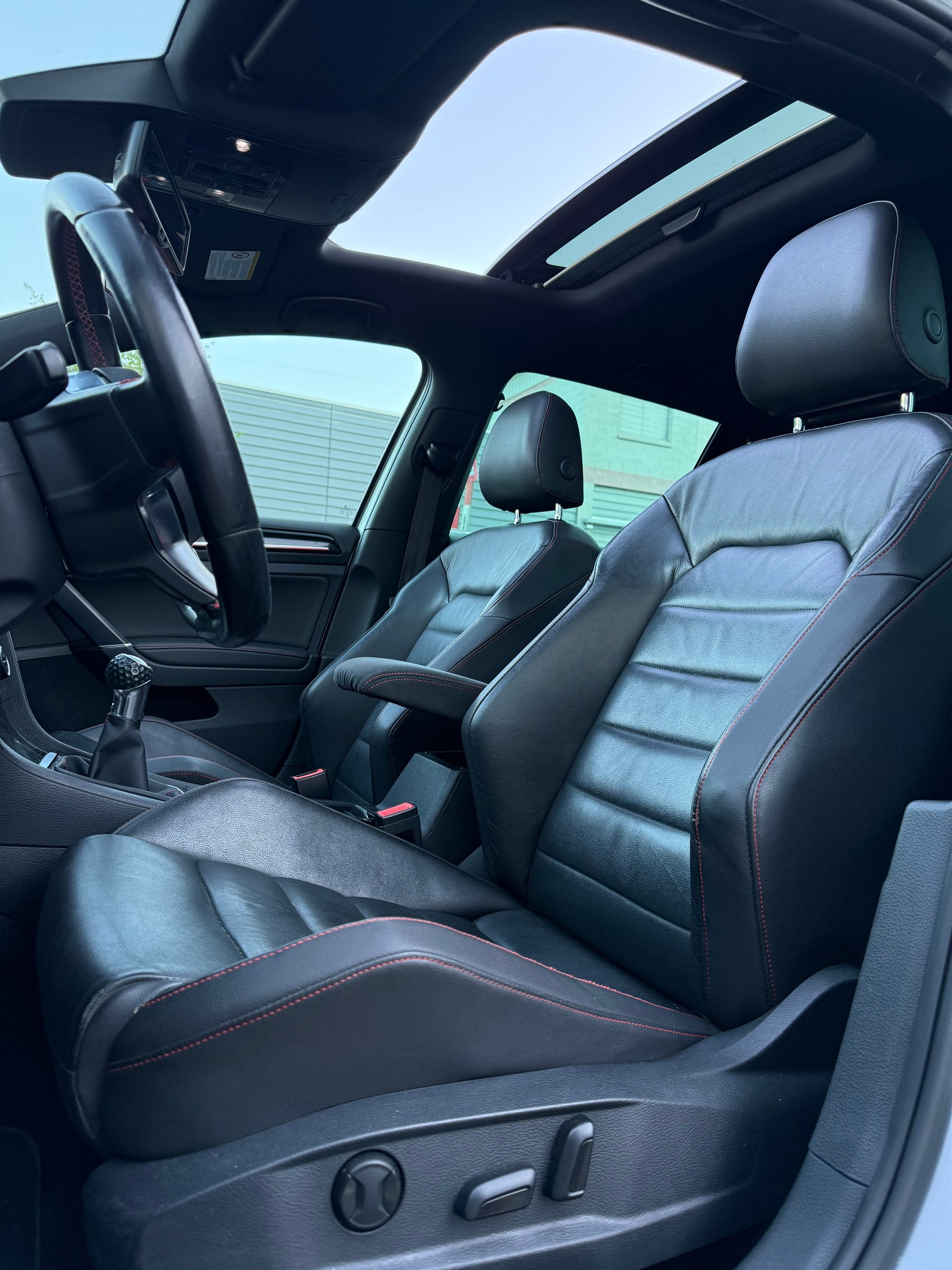 VW Golf 2.0 TSI GTI Performance-image-4