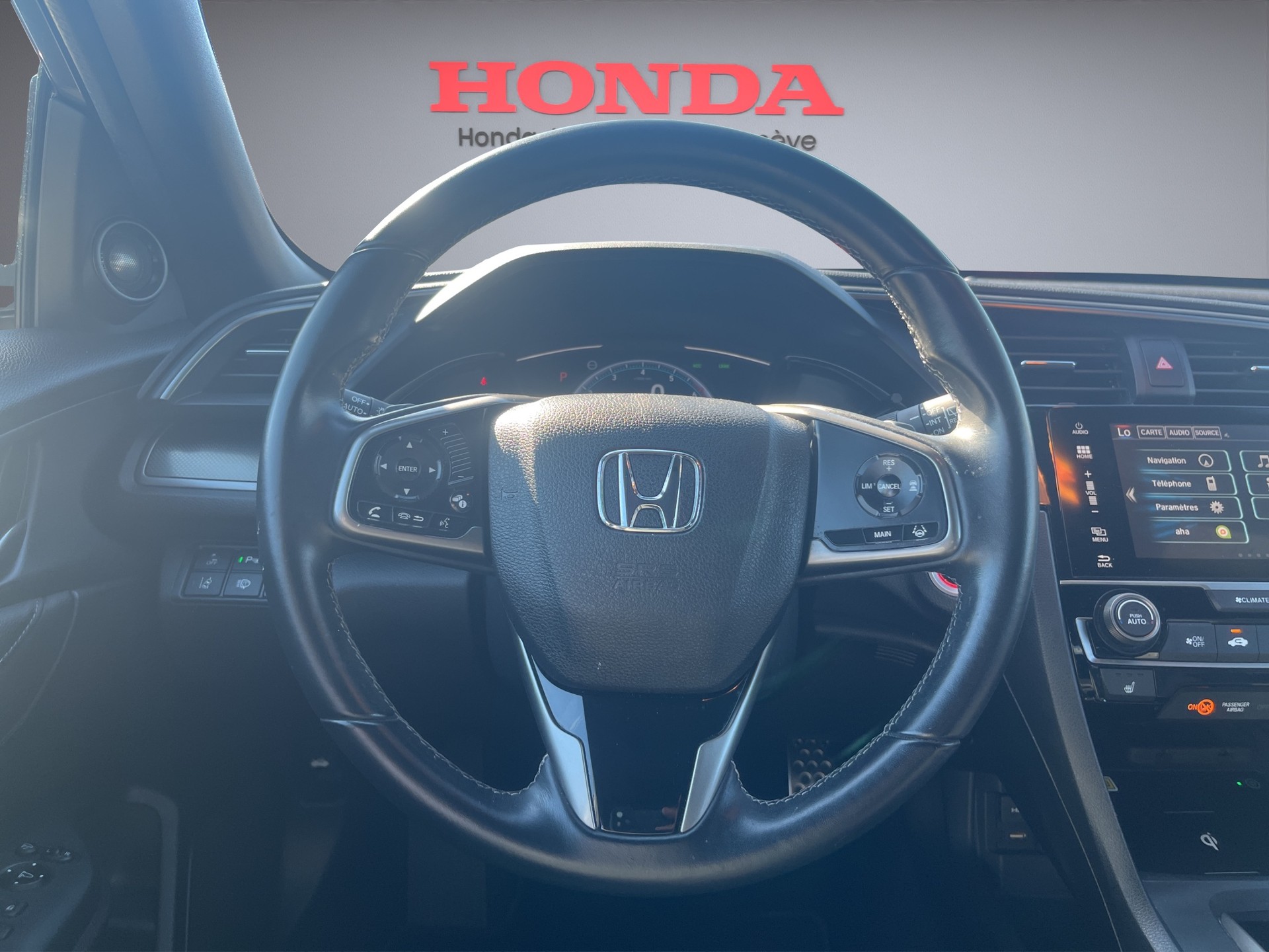 HONDA Civic 1.0 VTEC Turbo Executive Premium-image-9